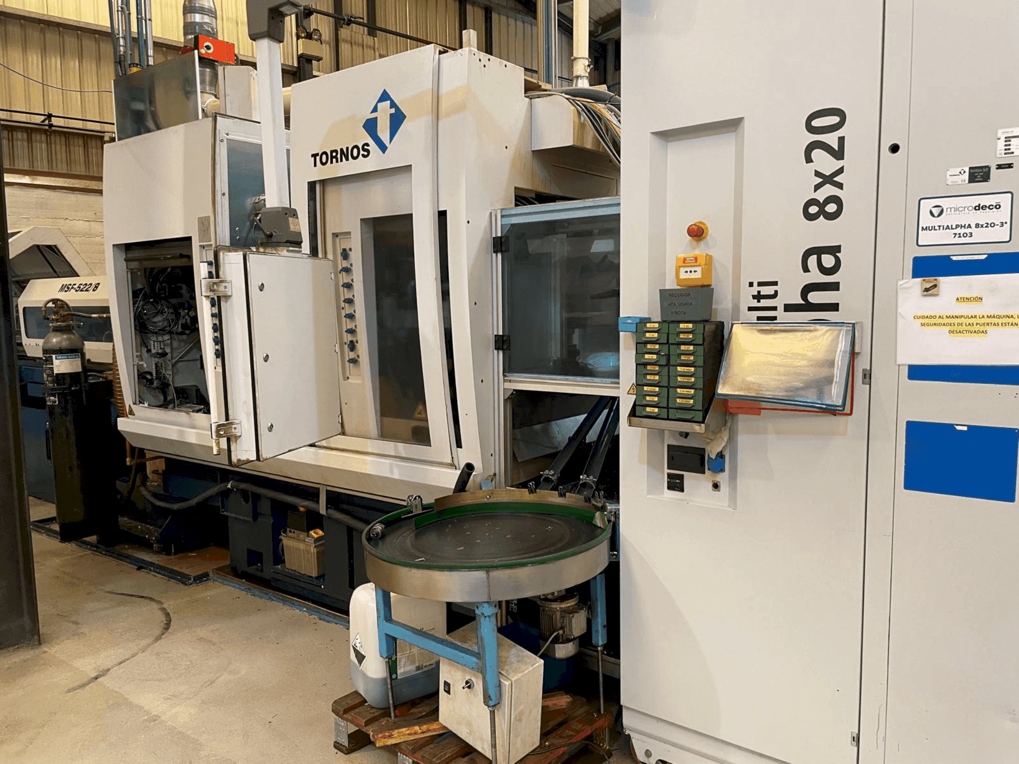 Vista Frontal da TORNOS MultiAlpha 8x20 máquina