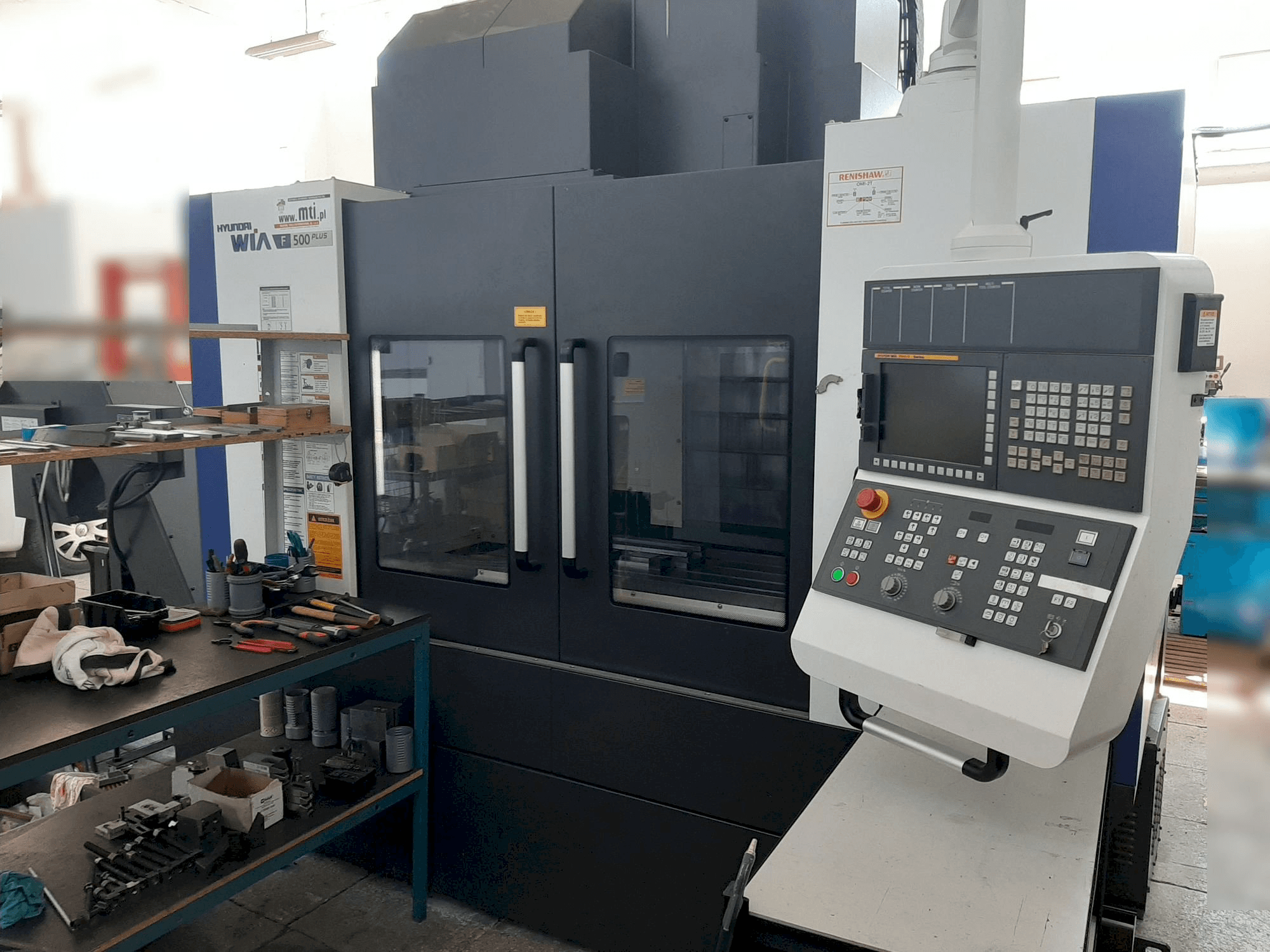 Vista Frontal da Hyundai Wia F500 PLUS máquina