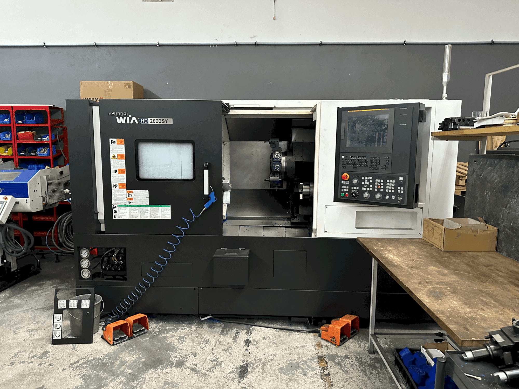 Vista Frontal da Hyundai Wia HD 2600SY máquina