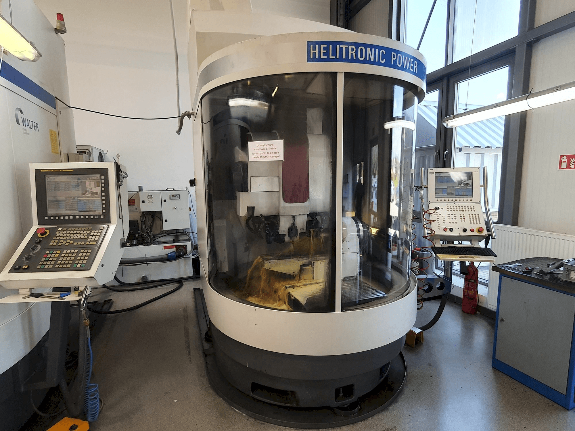 Vista Frontal da Walter Helitronic Power máquina