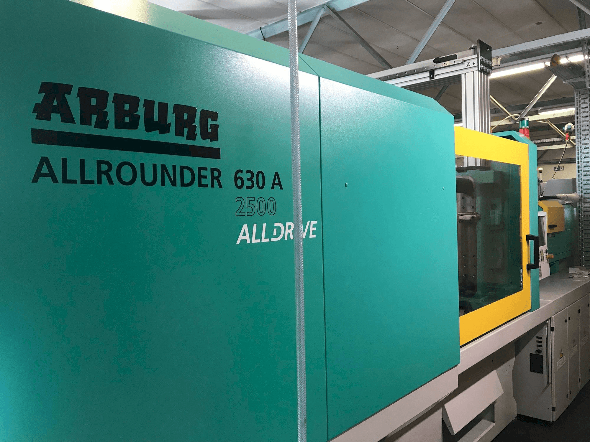 Vista Frontal da Arburg Allrounder 630 A 2500-800 máquina