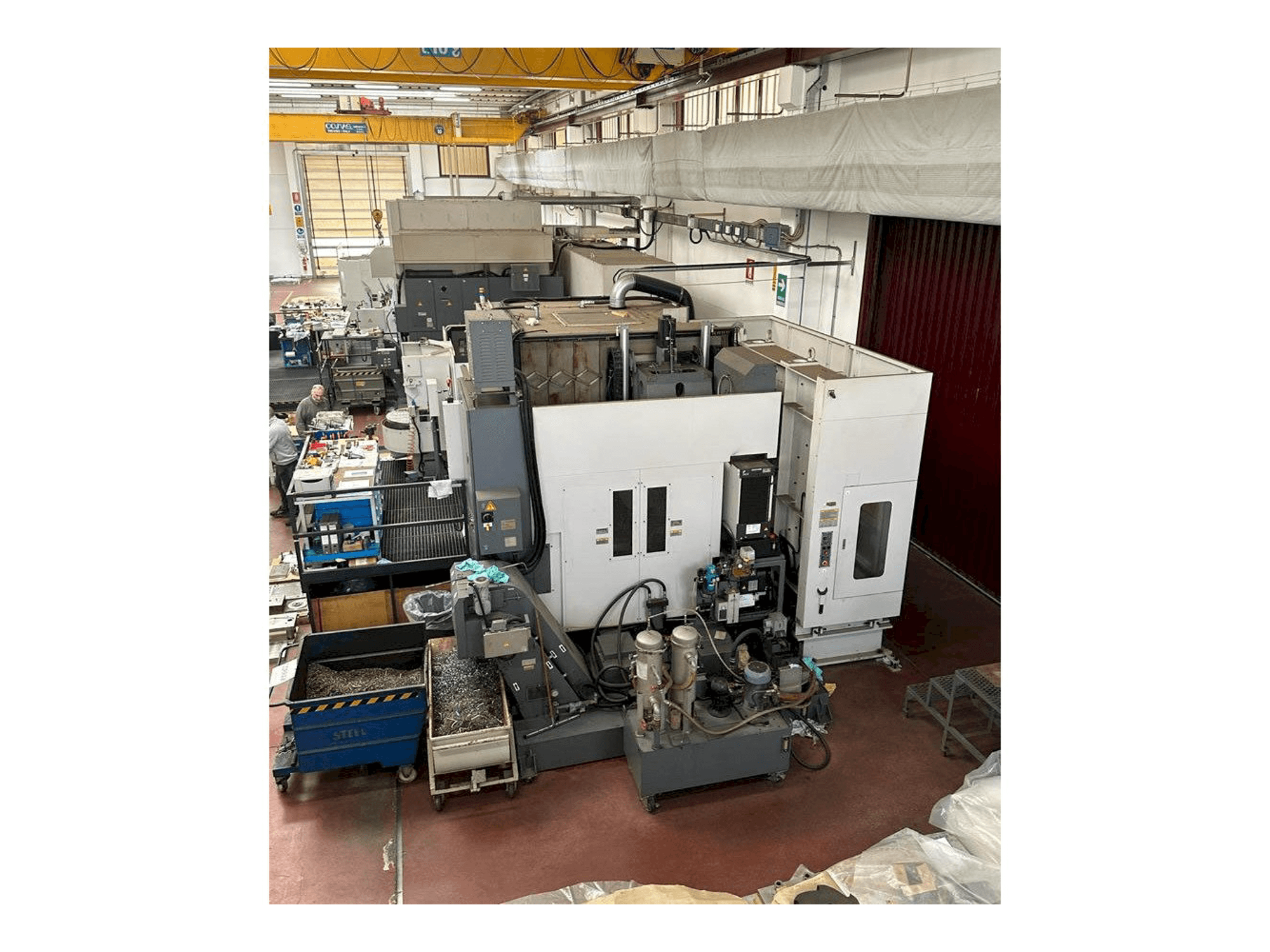 Vista Frontal da Okuma MILLAC 800VH máquina