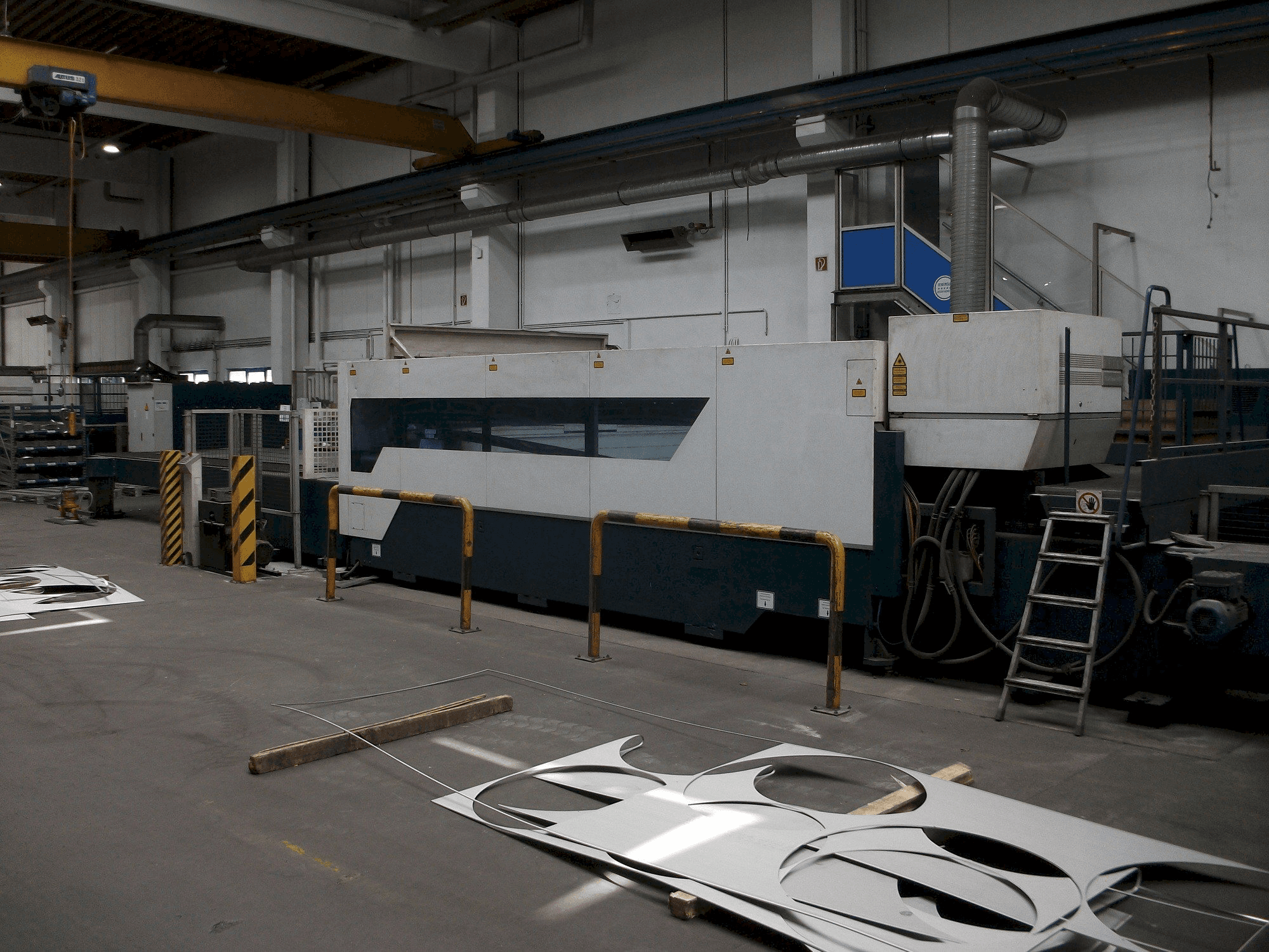 Vista Frontal da Trumpf TruLaser 8000 TruFlow 6000 máquina