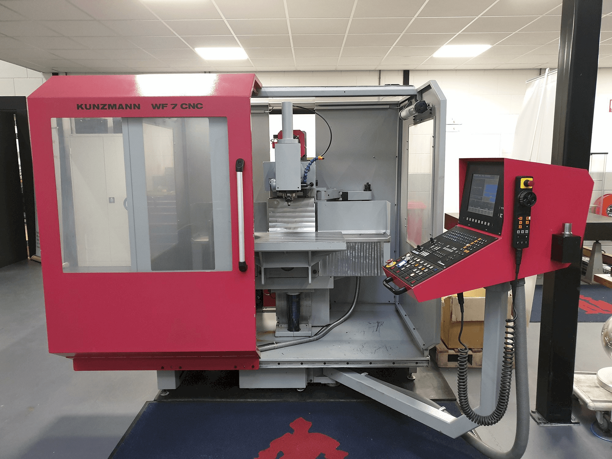 Vista Frontal da KUNZMANN WF 7 CNC máquina
