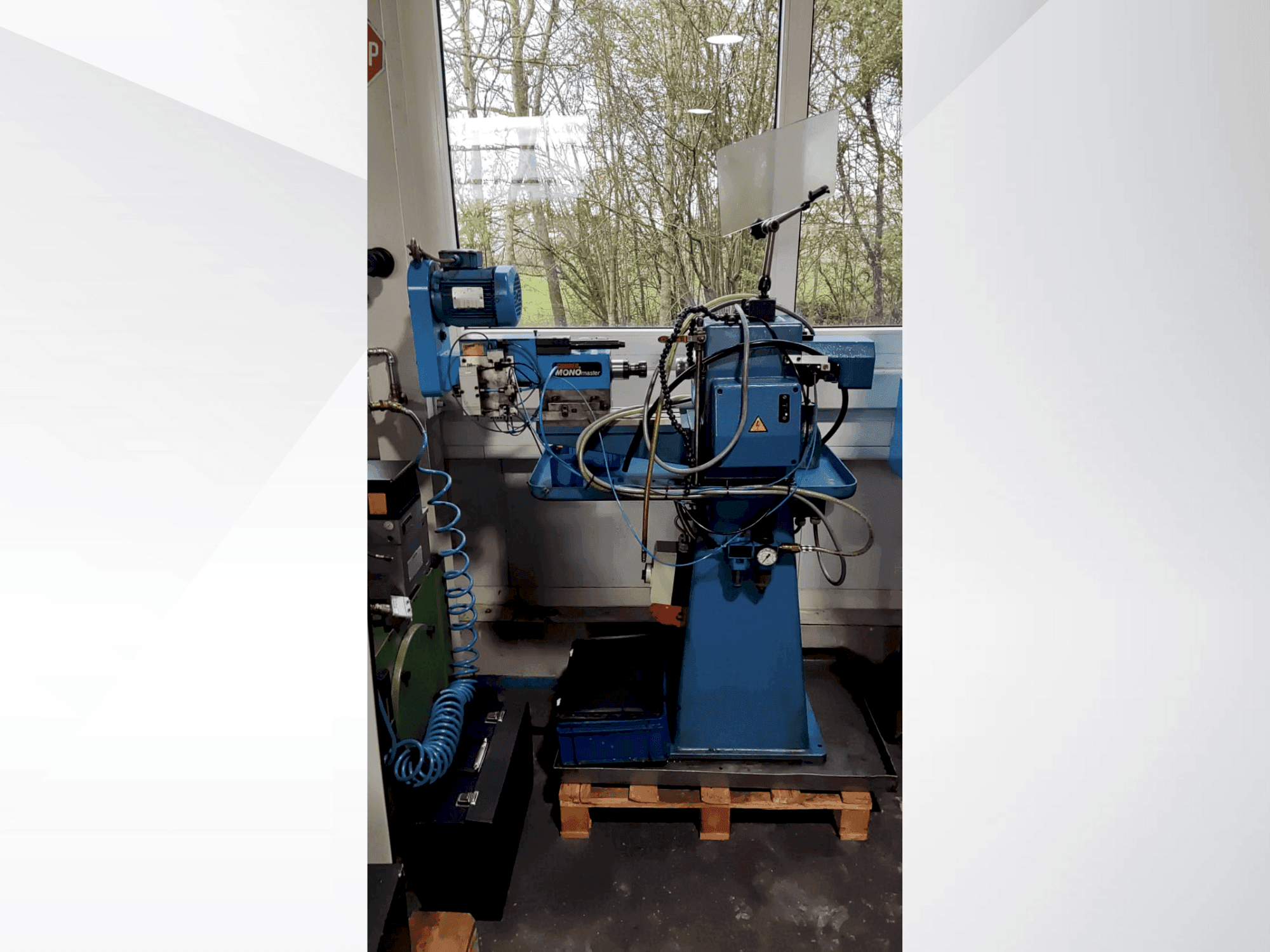 Vista Frontal da Scherer - Feinbau PM1-FZ máquina