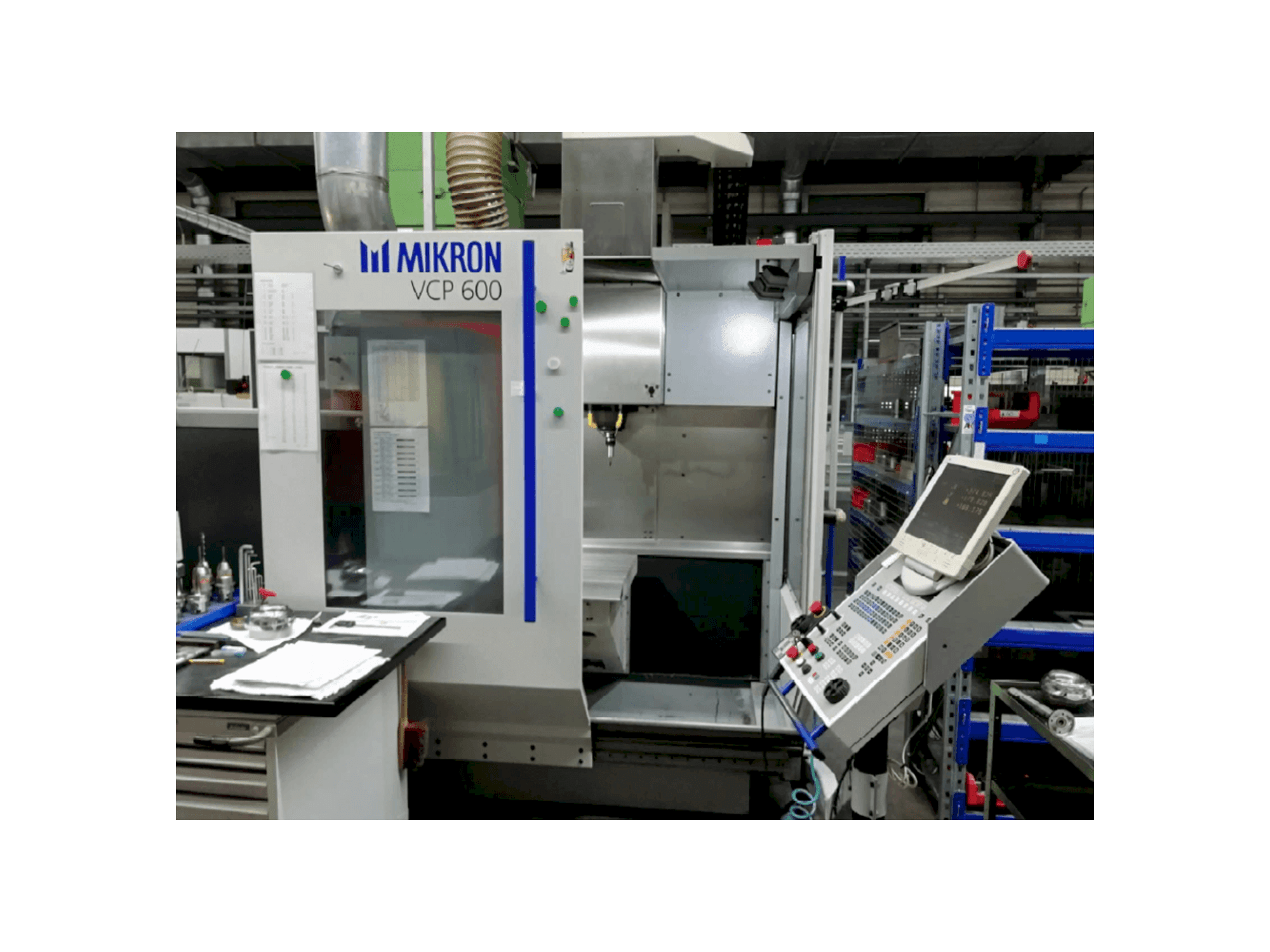 Vista Frontal da MIKRON VCP 600 máquina