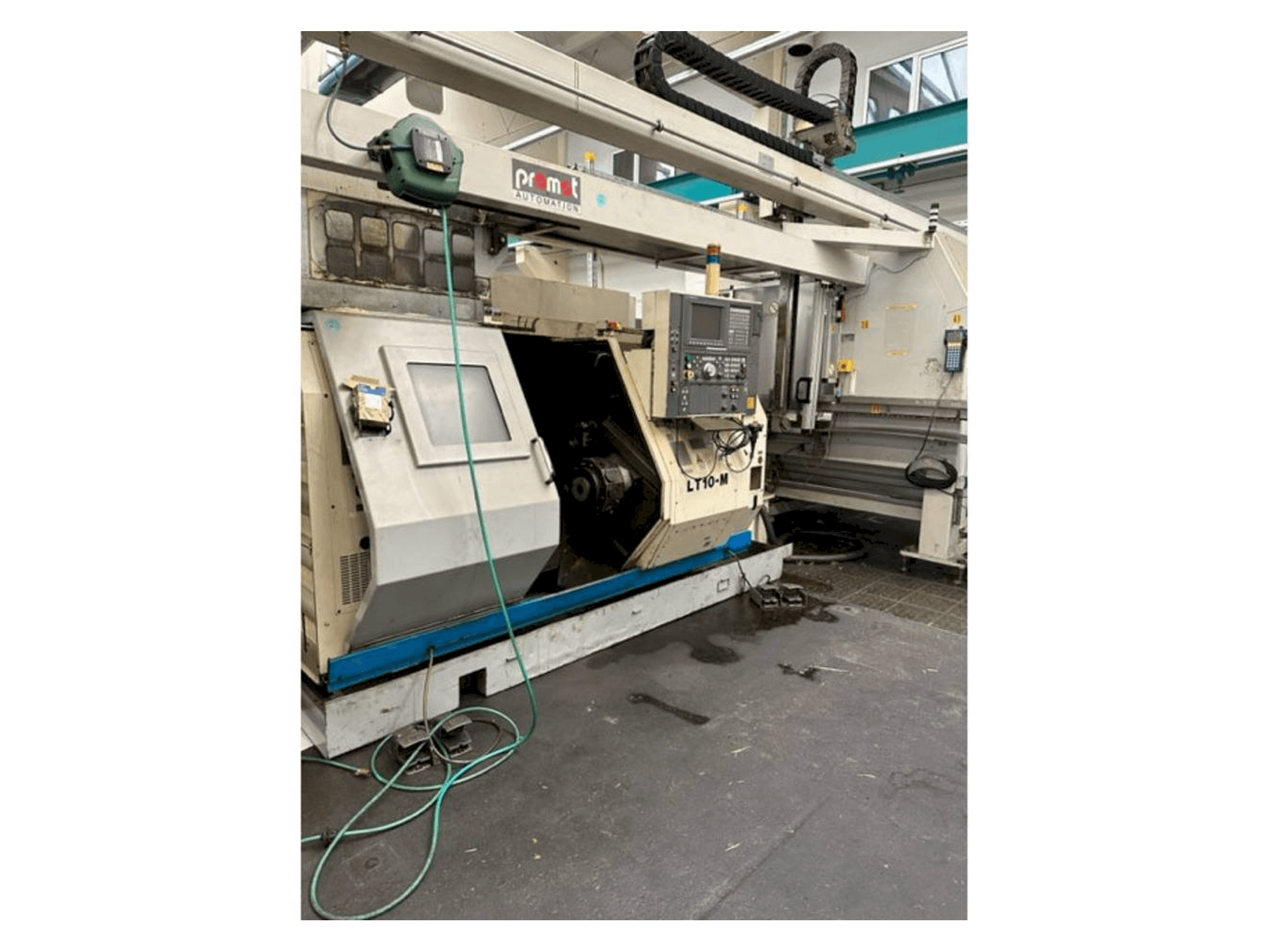 Vista Frontal da Okuma LT10 máquina