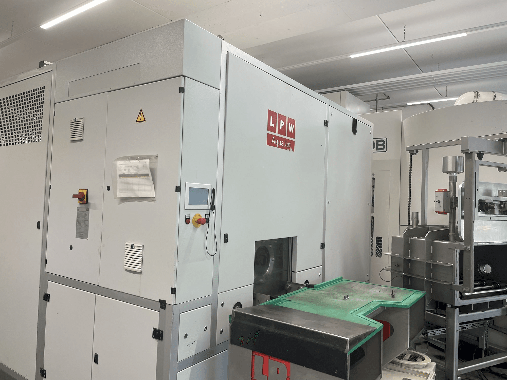 Vista Frontal da LPW LPW Aqua Jet 670 T2-V (2013) máquina