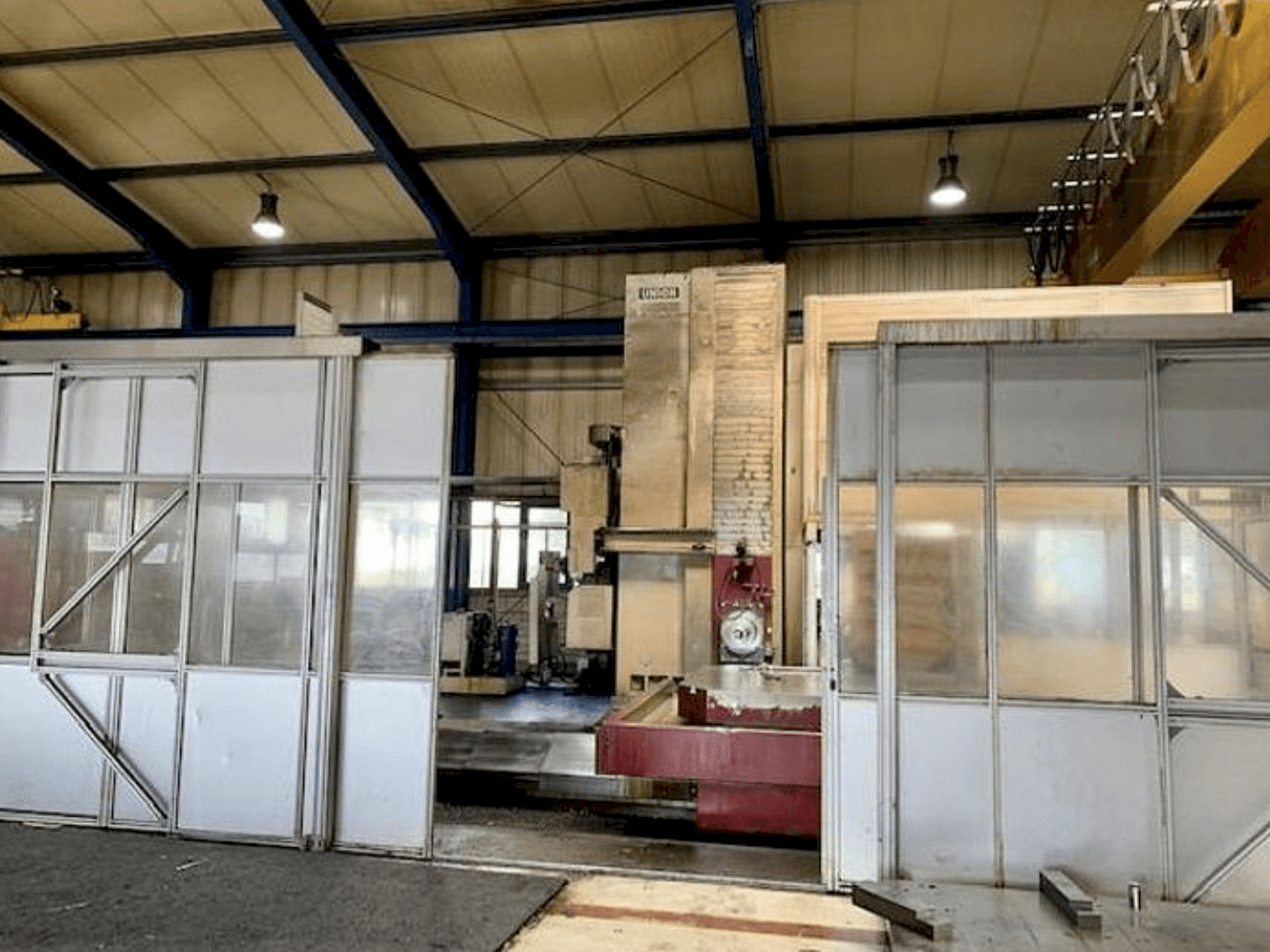 Vista Frontal da UNION KC 150 máquina