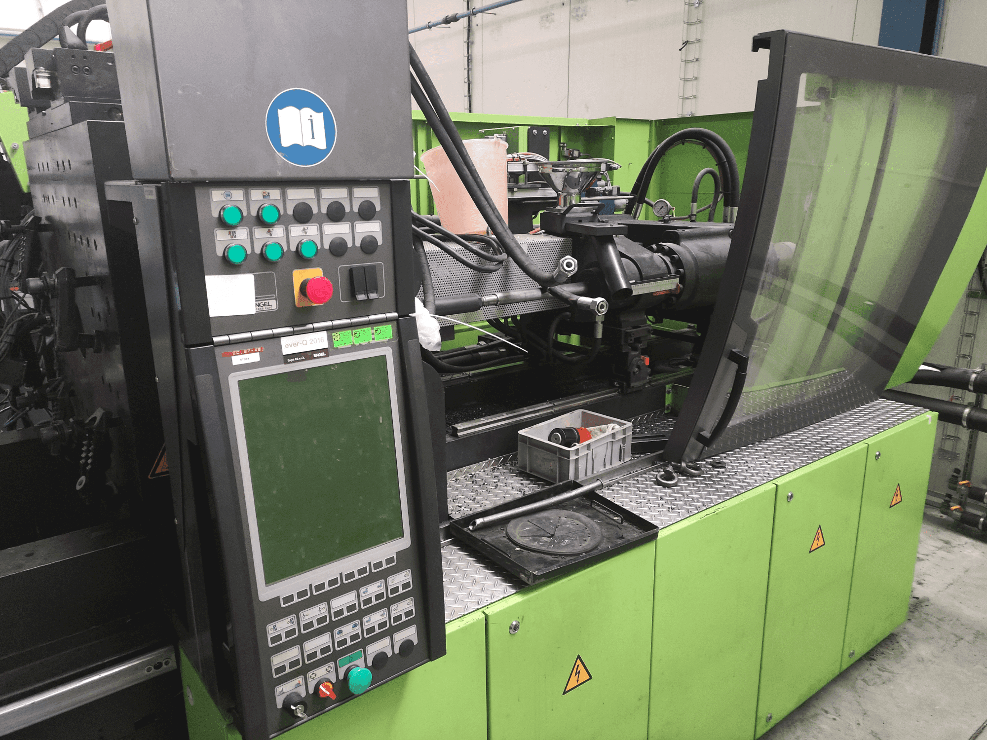 Vista Frontal da Engel Victory 750H/330V/220 combi máquina