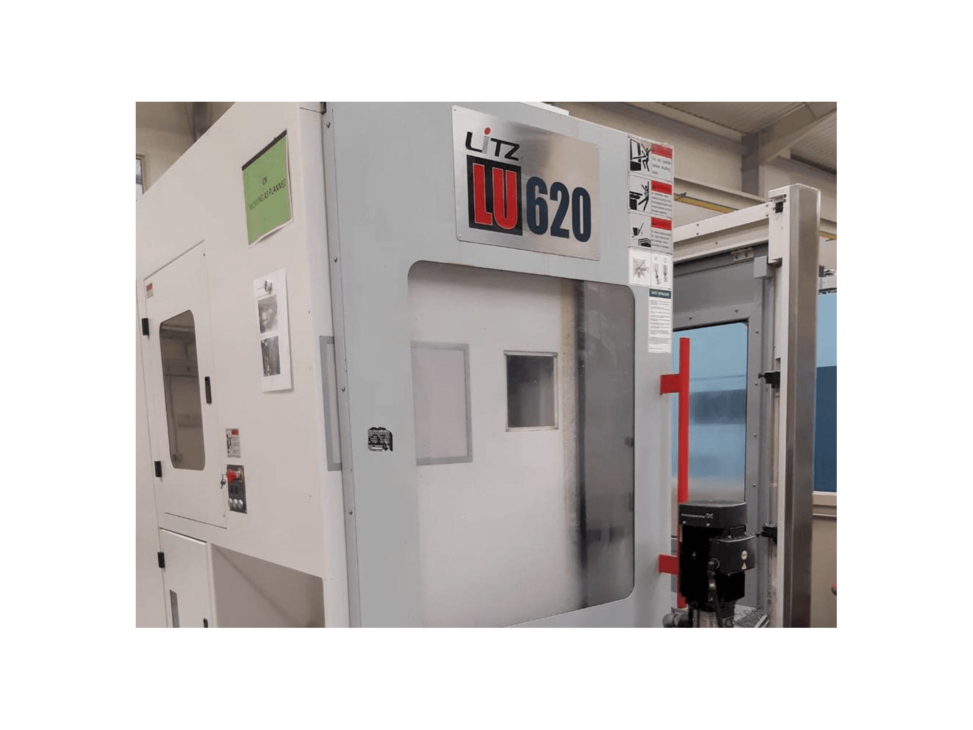 Vista Frontal da Litz LU 620 máquina
