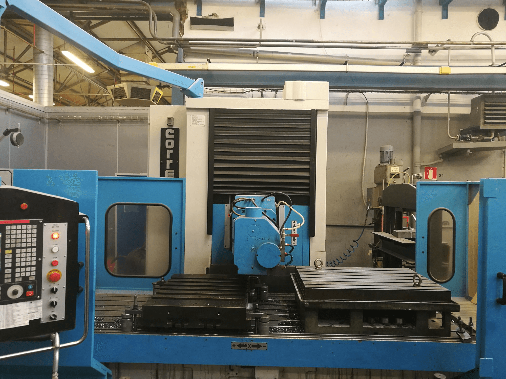 Vista Frontal da Correa A25-25 máquina