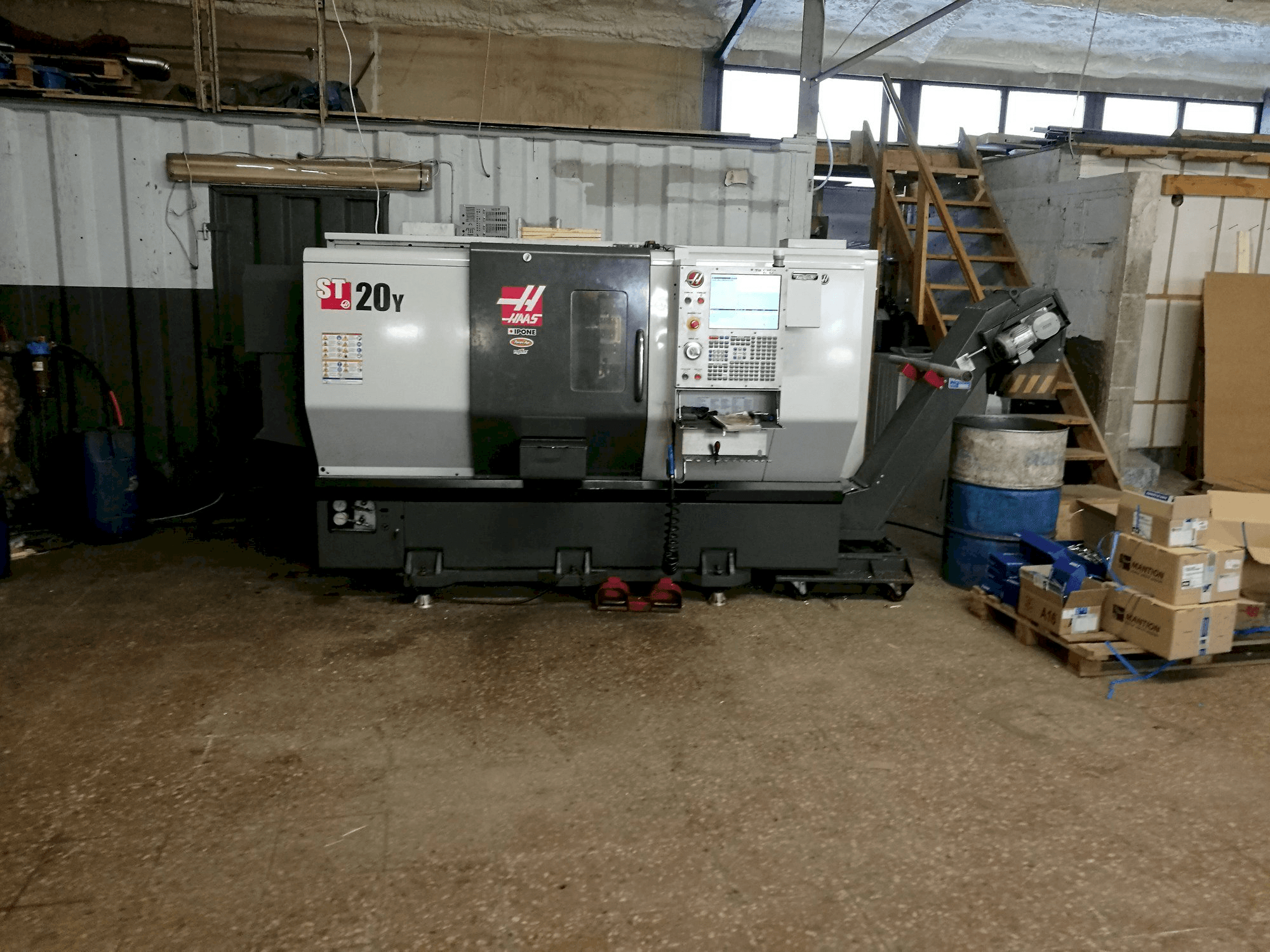 Vista Frontal da HAAS ST20Y máquina