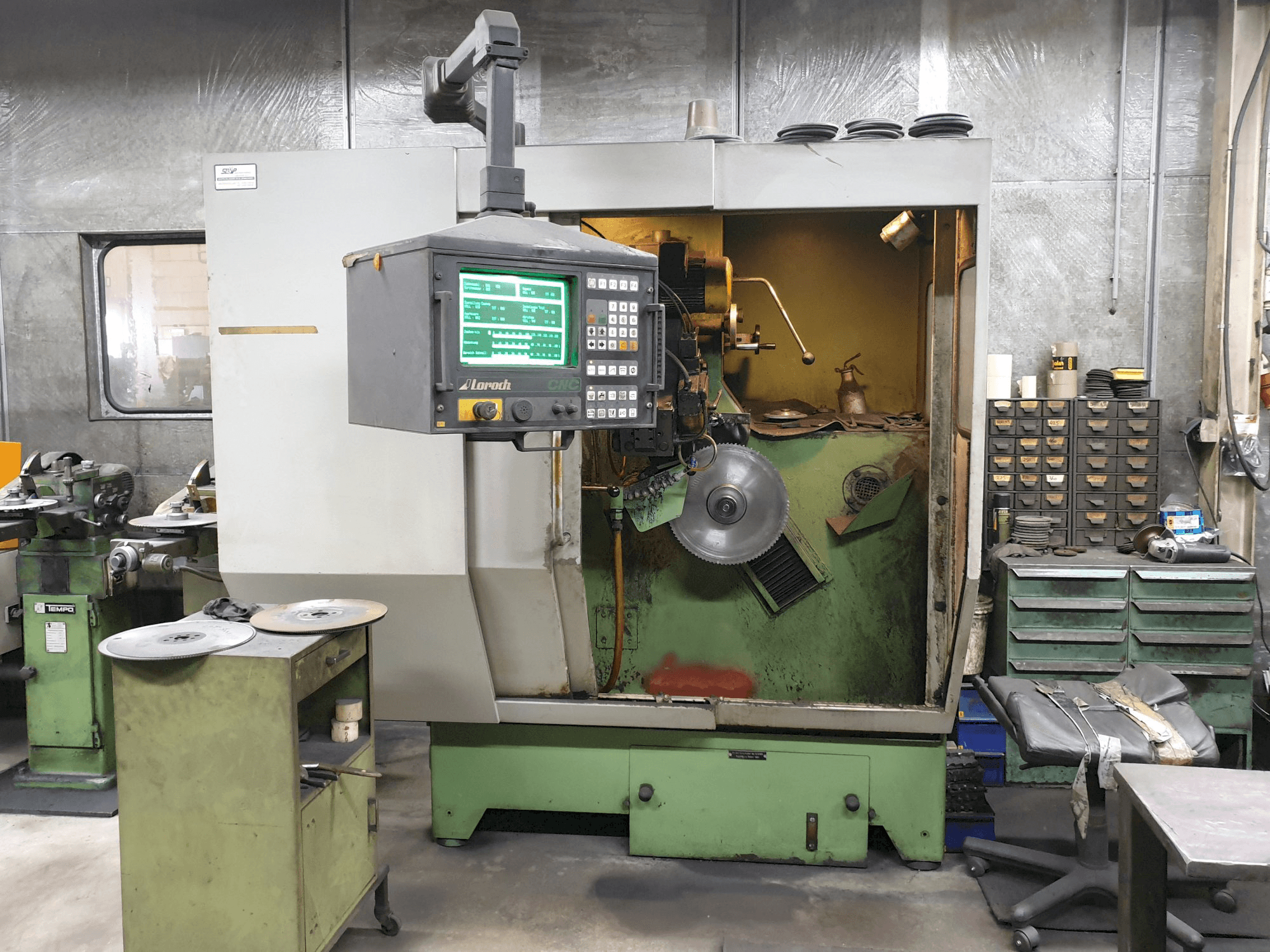 Vista Frontal da Loroch K/CNC 910 máquina