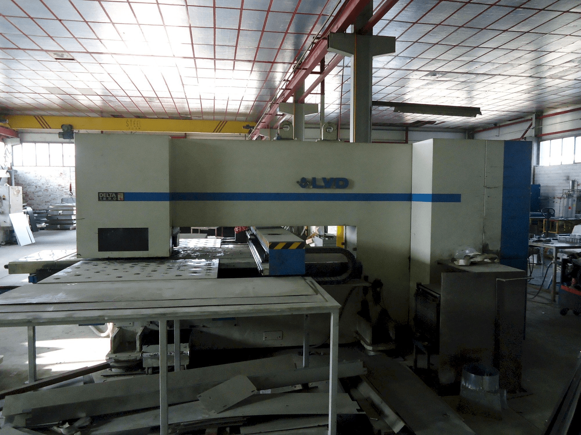 Vista Frontal da LVD delta 1250 máquina