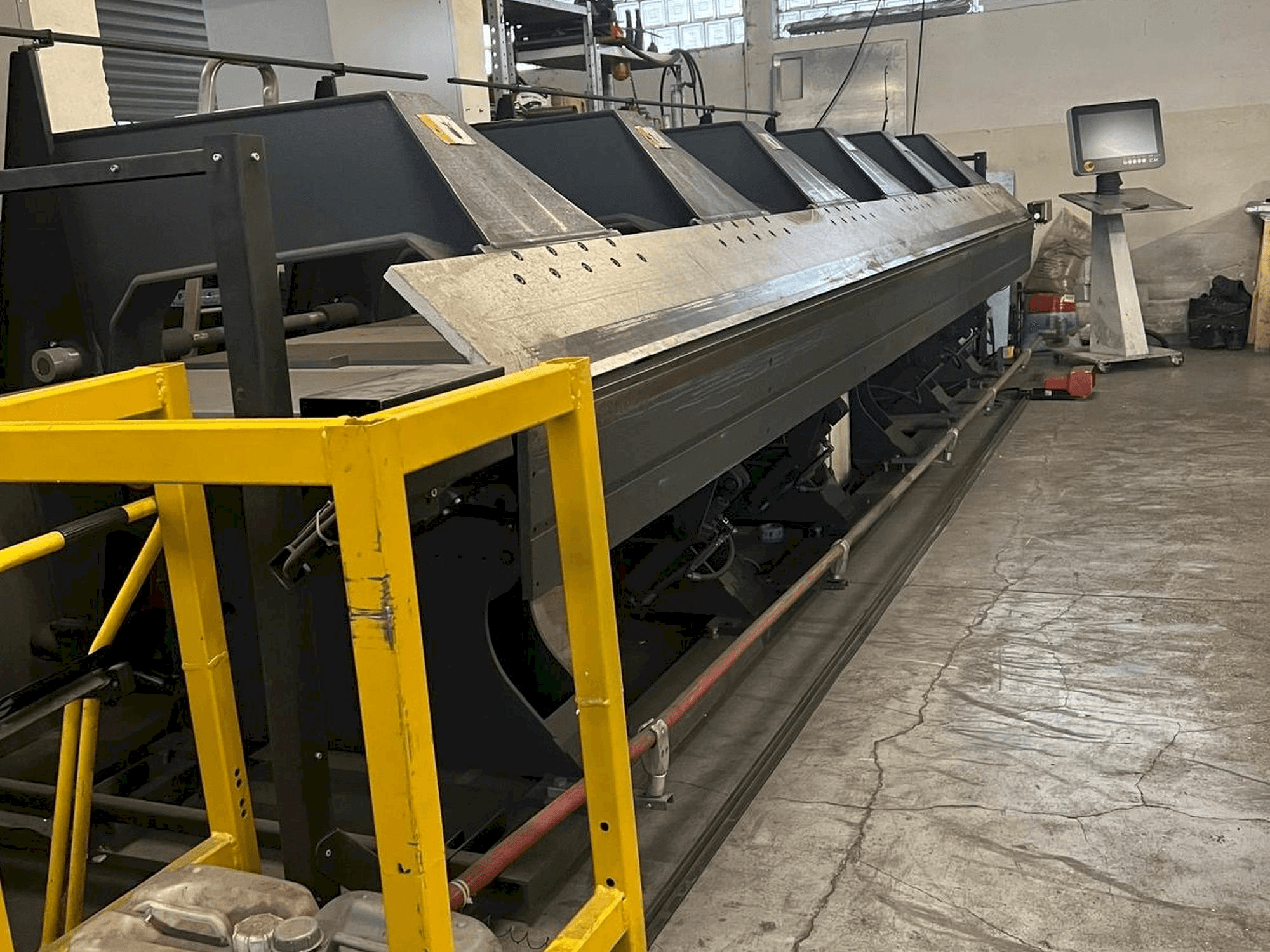 Vista Frontal da Jorns Norma-Line 150-6.4 máquina