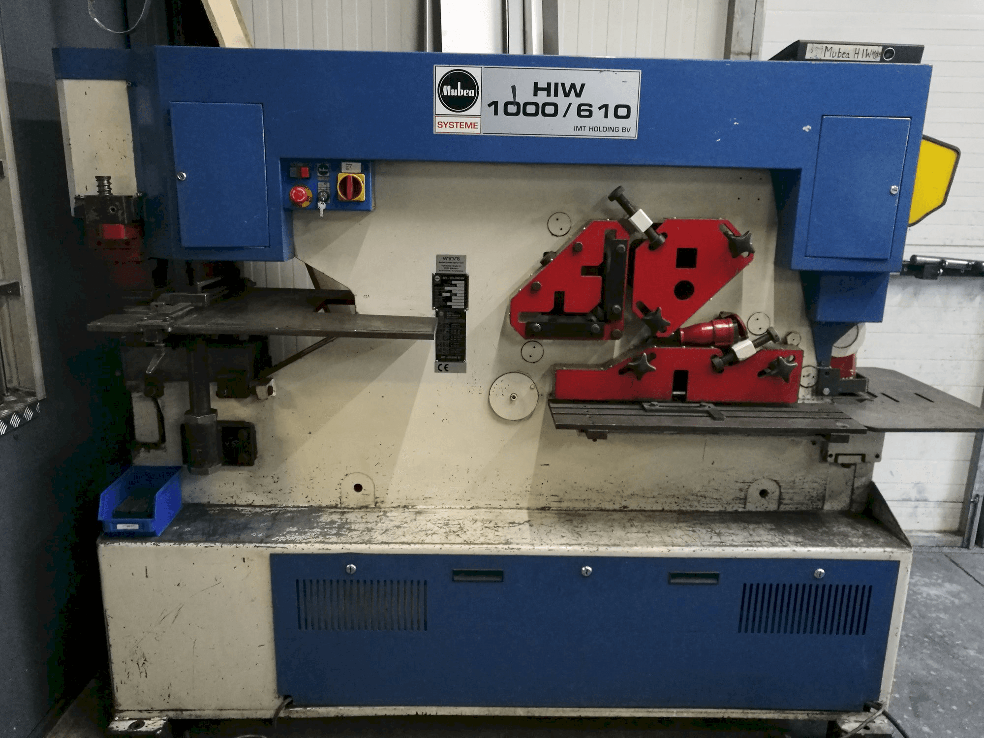 Vista Frontal da Mubea HIW 1000/610 máquina