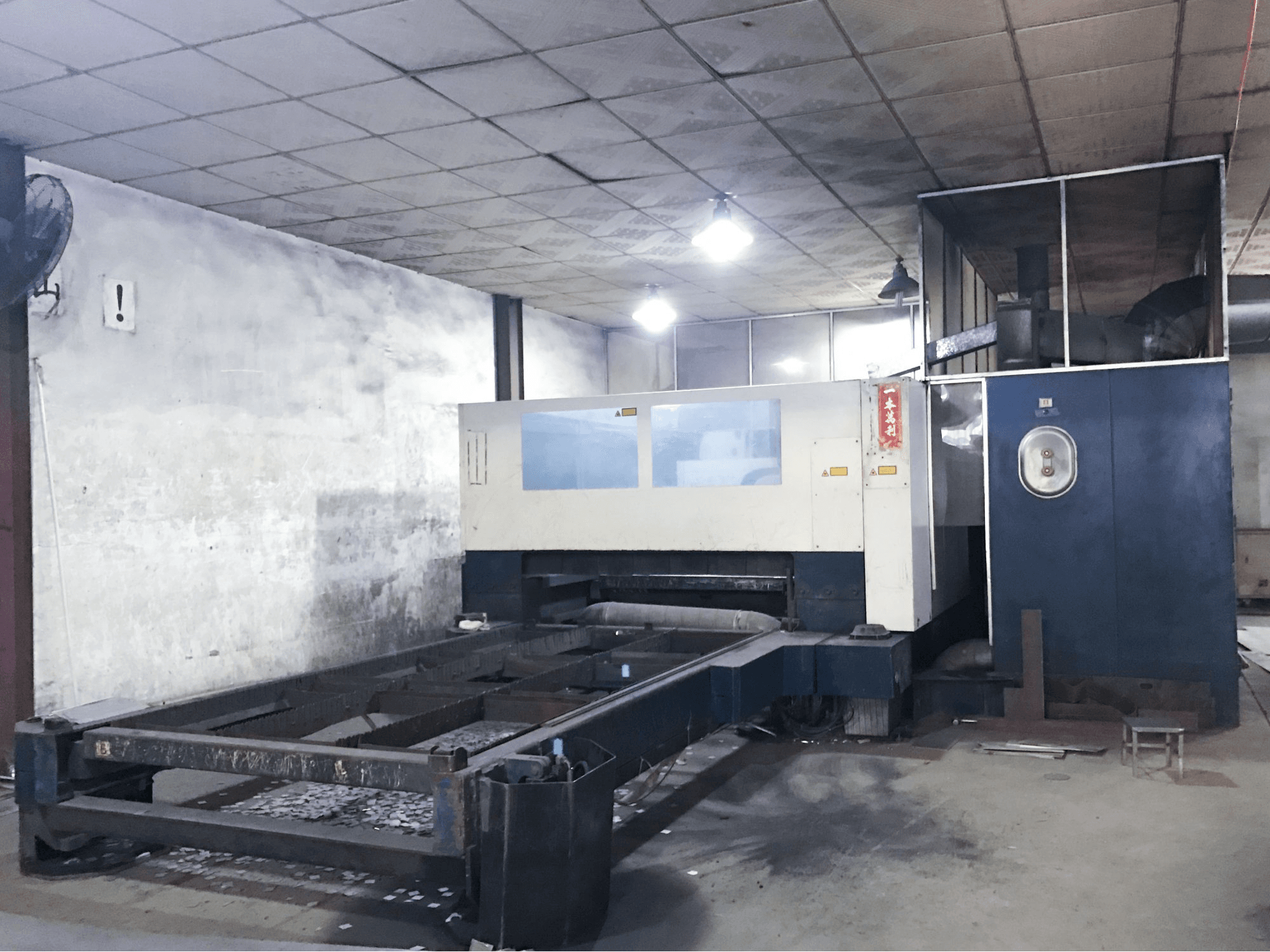 Vista Direita da Trumpf TruLaser L3030 máquina