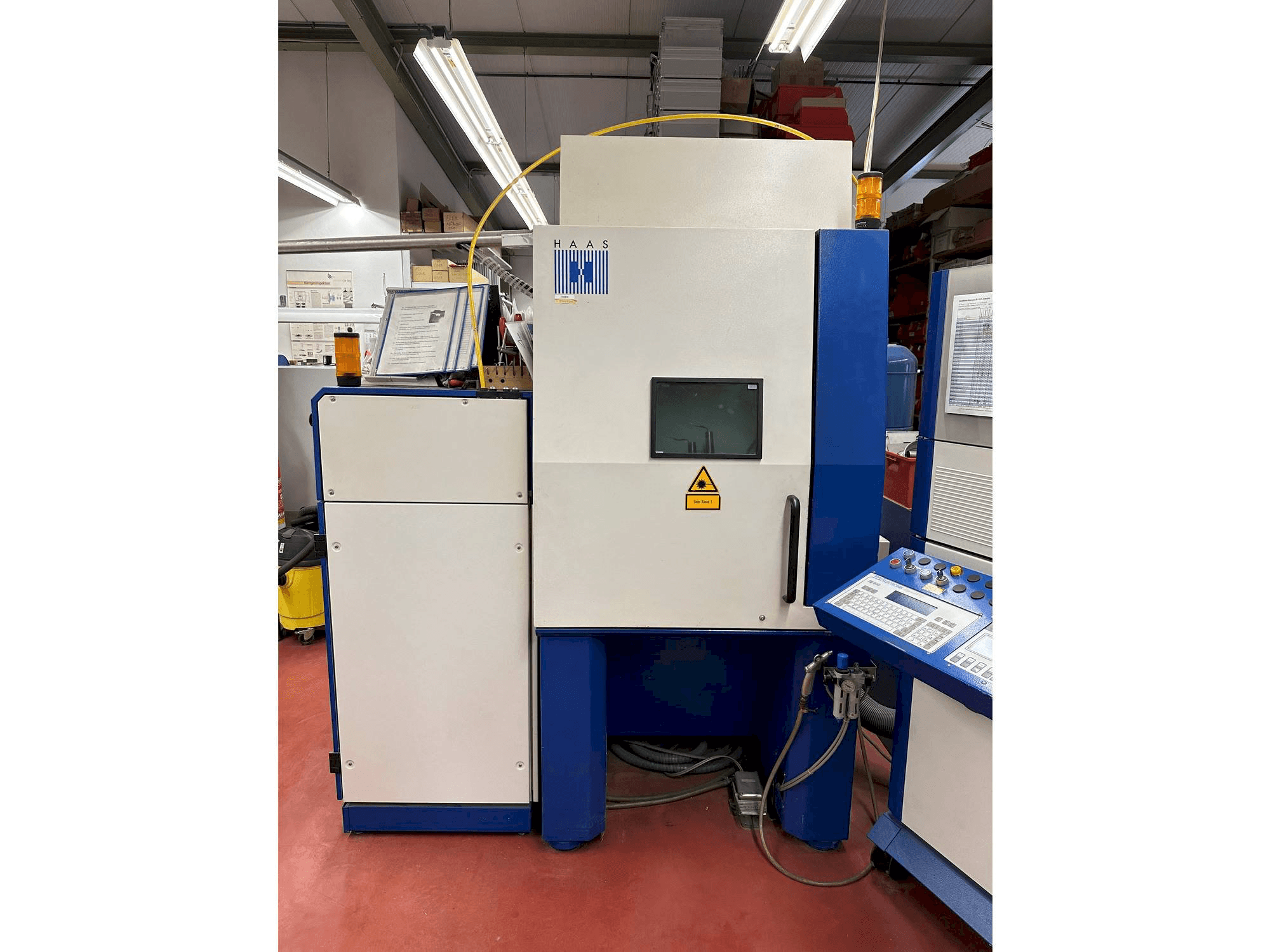 Vista Frontal da Trumpf HL124P máquina