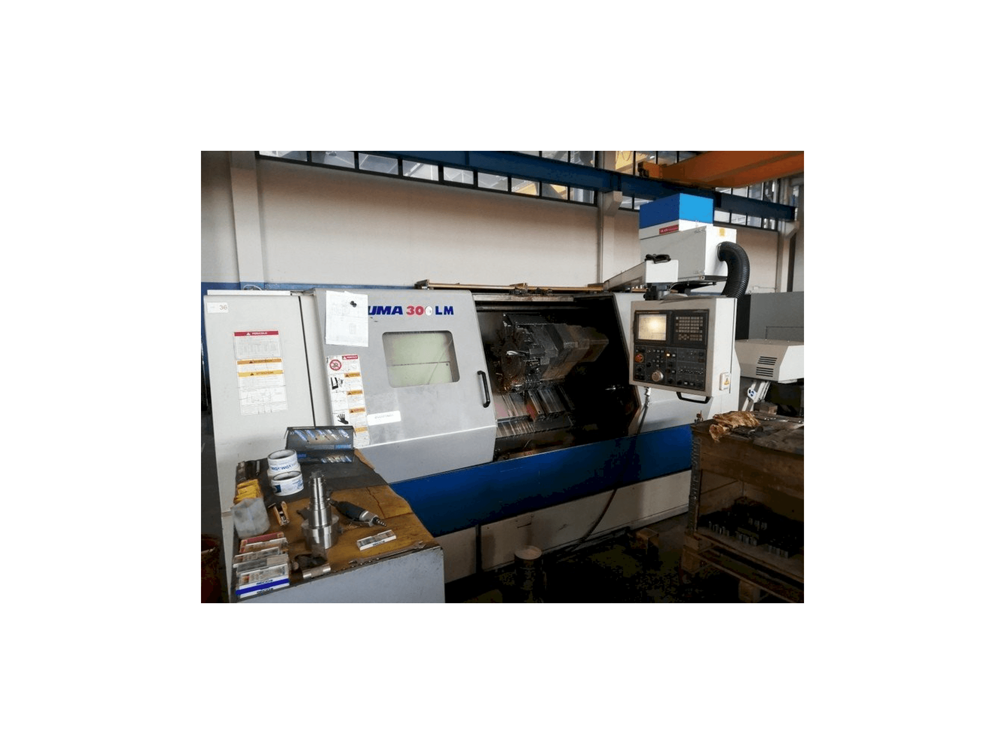 Vista Frontal da Doosan PUMA 300 LMB máquina