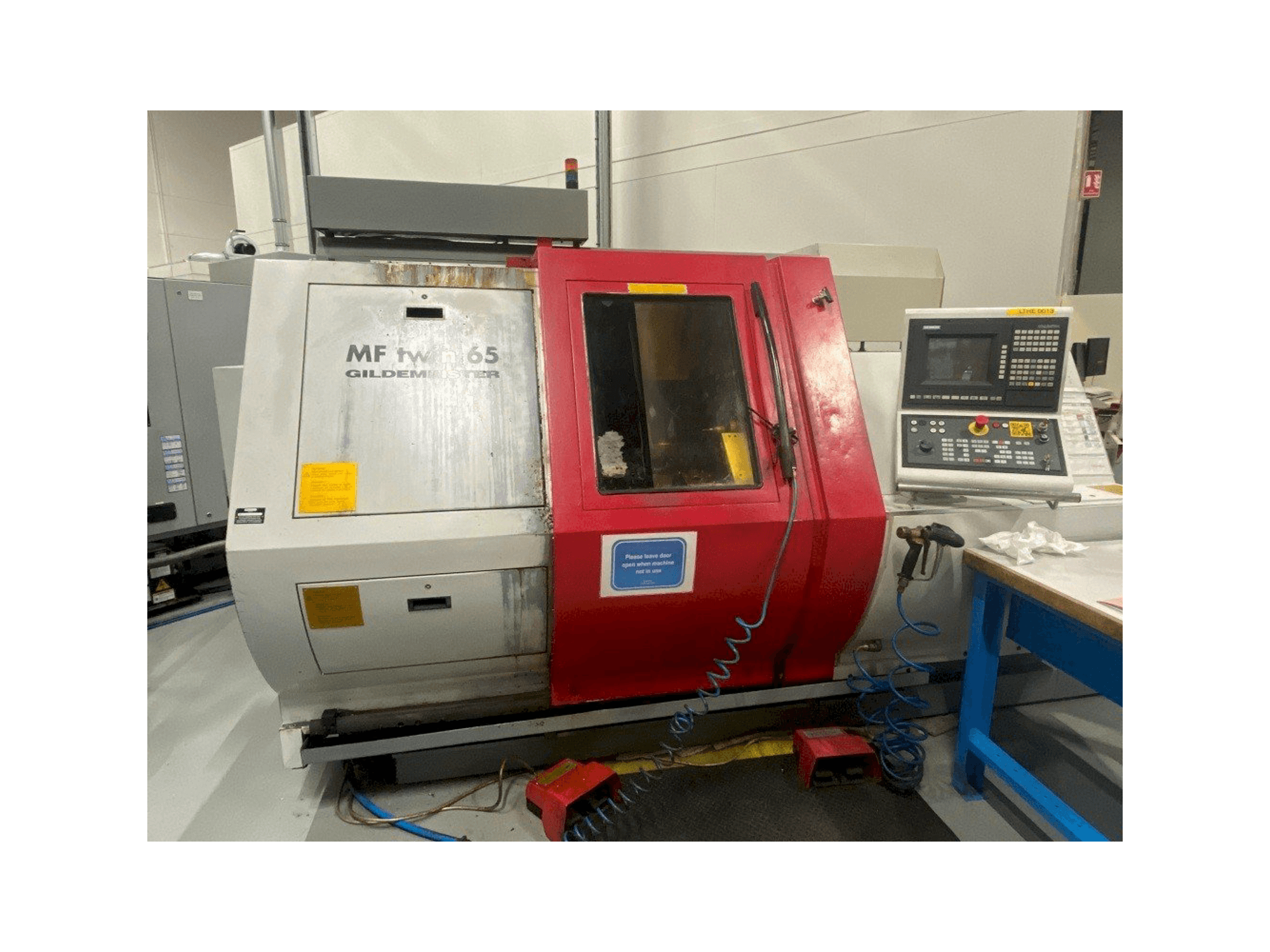 Vista Frontal da Gildemeister MF65 Twin máquina