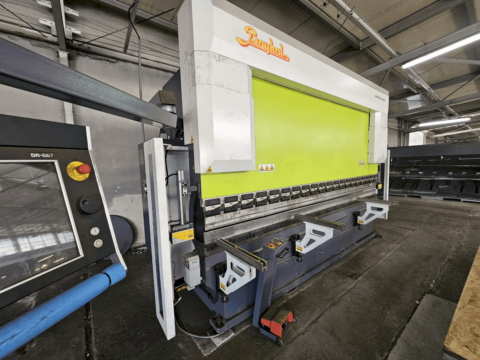 Vista Frontal da Baykal APHS 41240 máquina