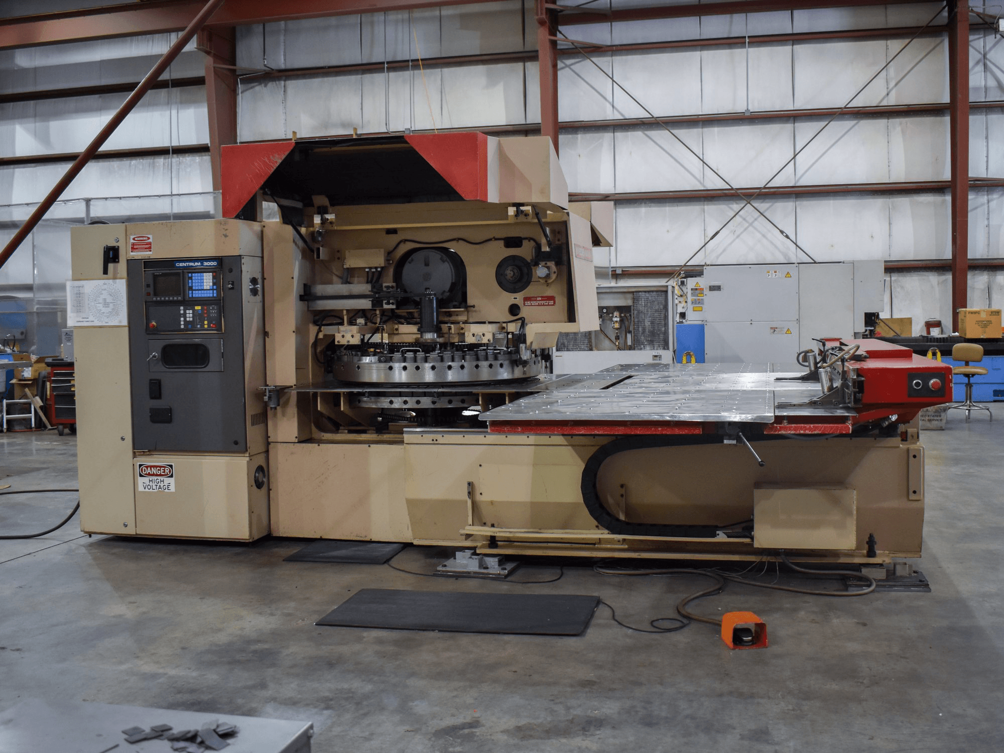 Vista Frontal da Murata Wiedemann C-3000/Q máquina