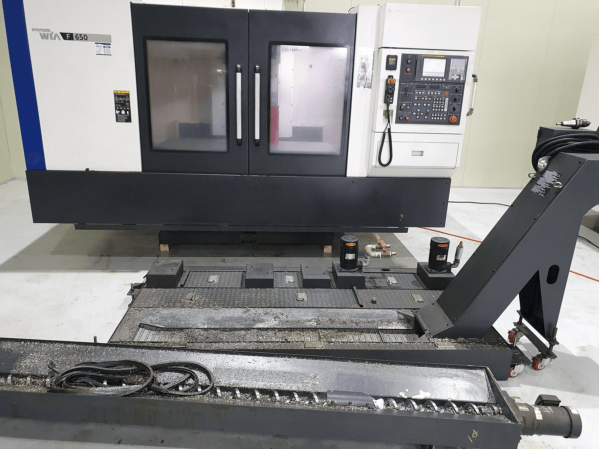 Vista Frontal da Hyundai Wia F650 máquina