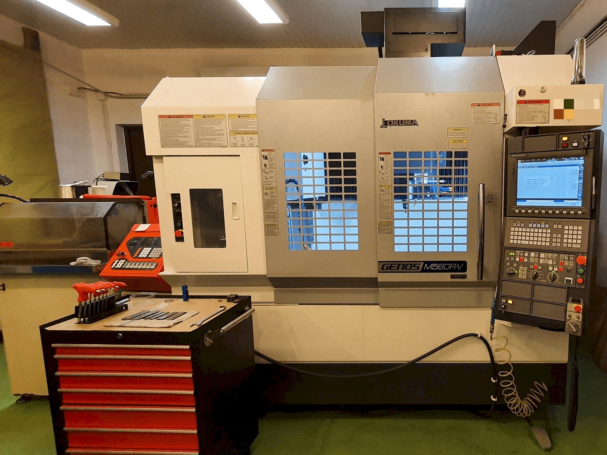 Vista Frontal da Okuma GENOS M560R-V máquina