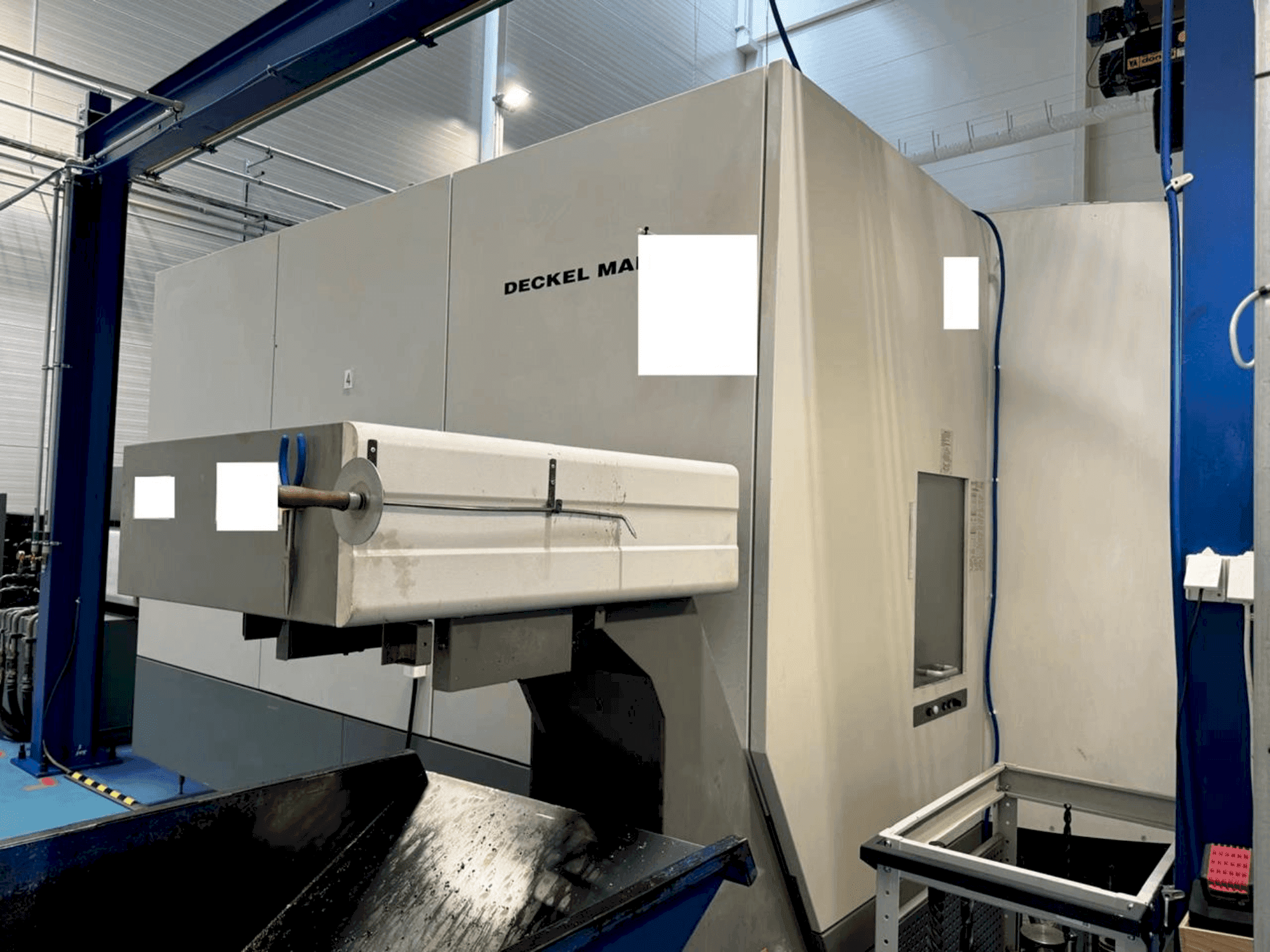 Vista Frontal da DMG MORI DMC 125 FD duoBLOCK máquina