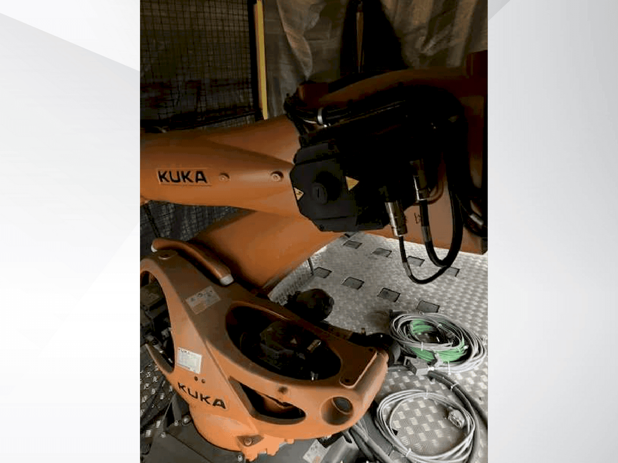 Vista Frontal da KUKA KR 210 R2700 extra (2018) máquina