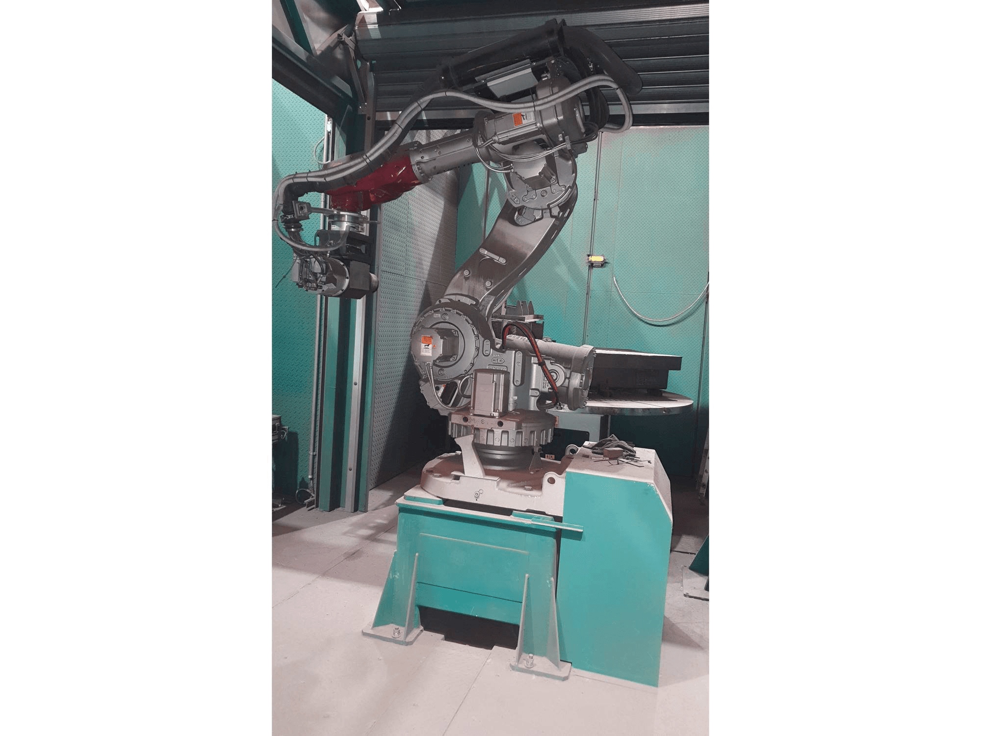 Vista Frontal da ABB IRB 7600 máquina