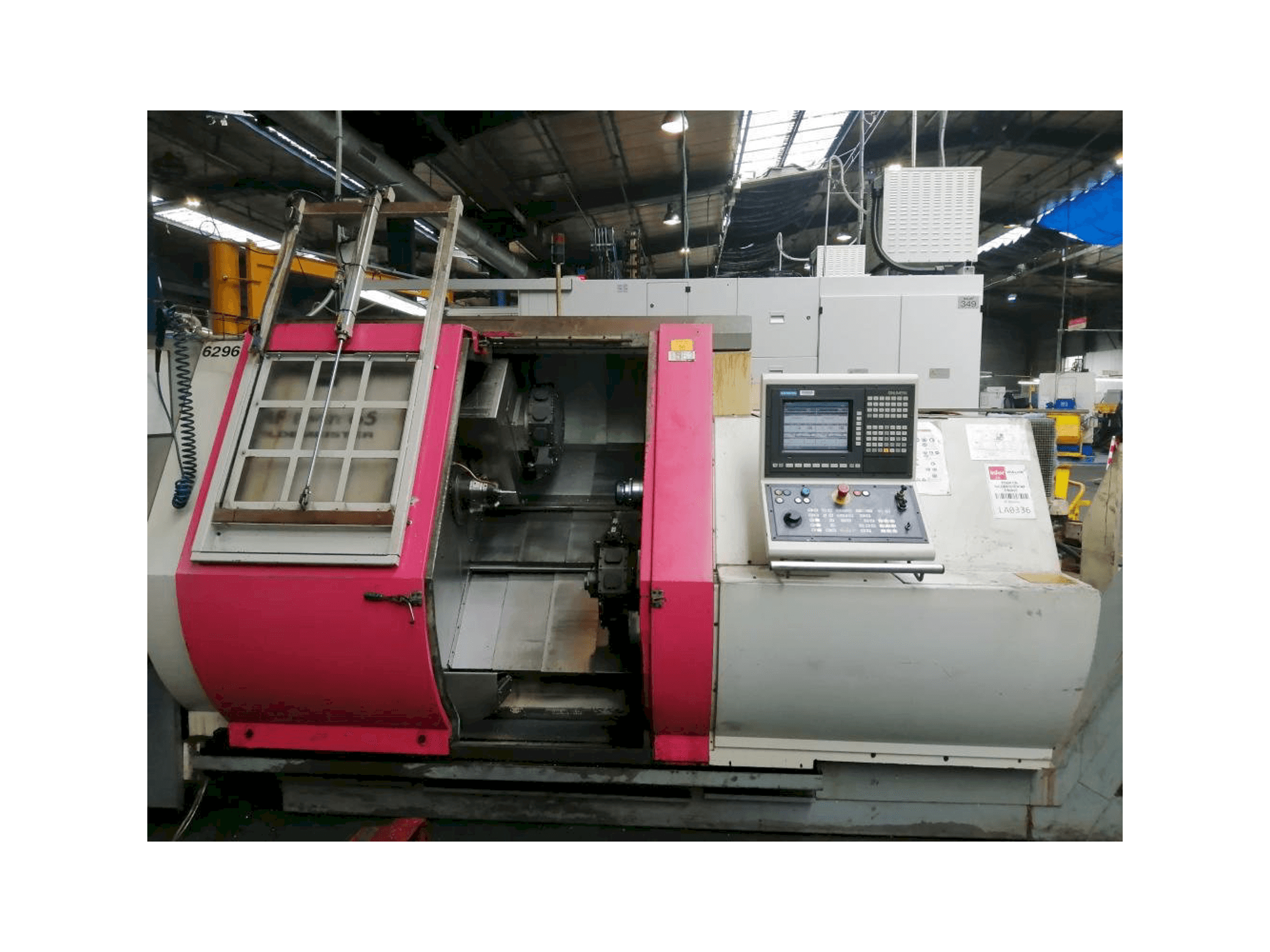 Vista Frontal da Gildemeister MF twin 65 máquina