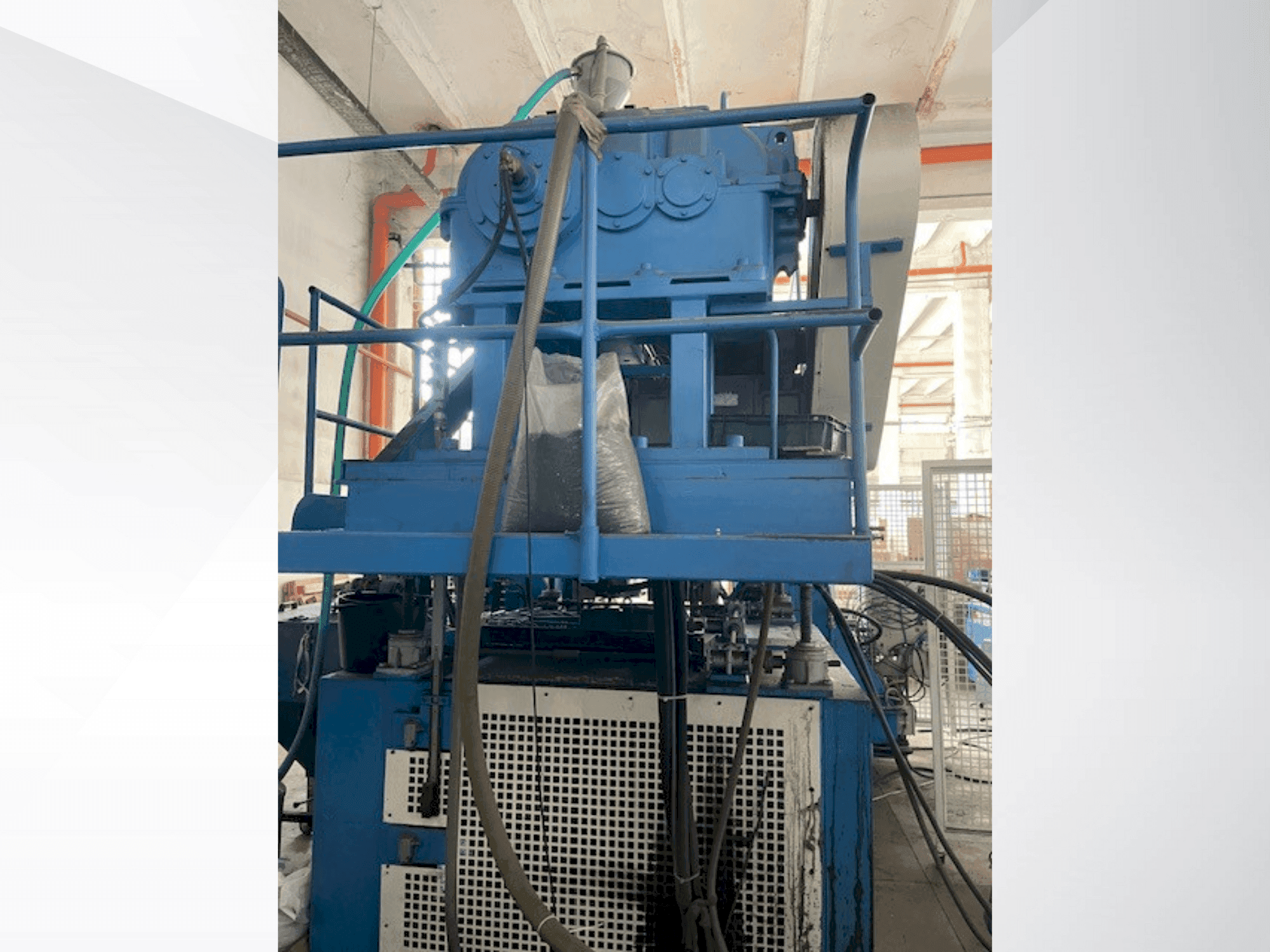 Vista Frontal da KAUTEX KEB 120 máquina