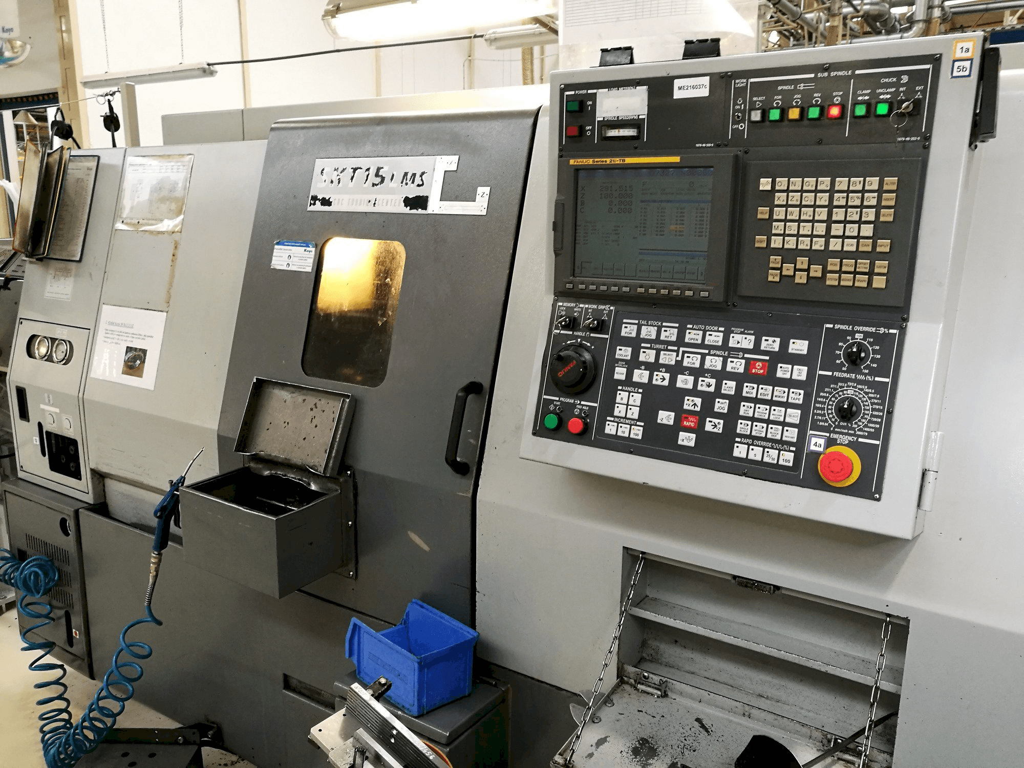 Vista Frontal da Hyundai Kia SKT 15 LMS máquina