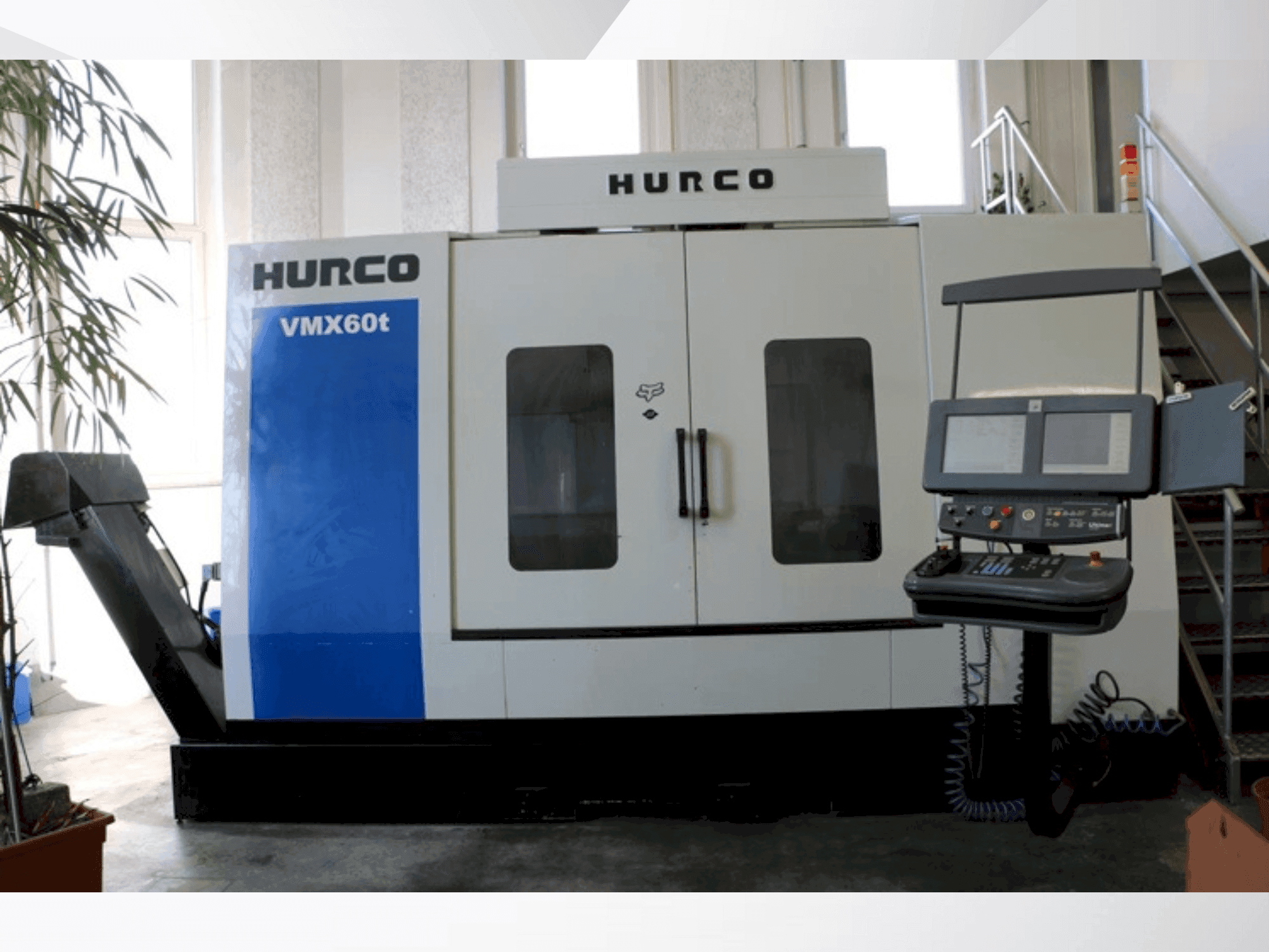 Vista Frontal da Hurco VMX60/40T máquina
