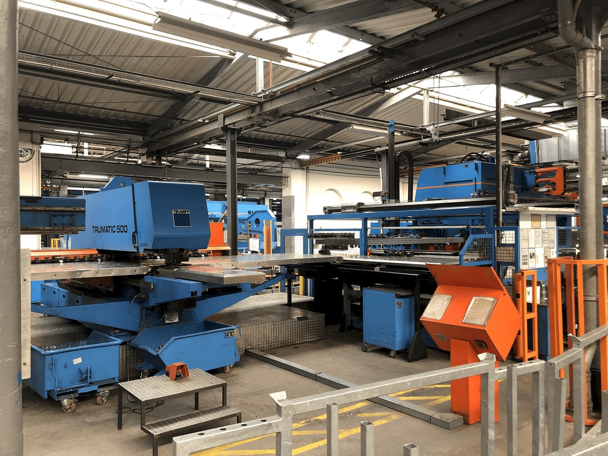 Vista Frontal da Trumpf TC 500 máquina