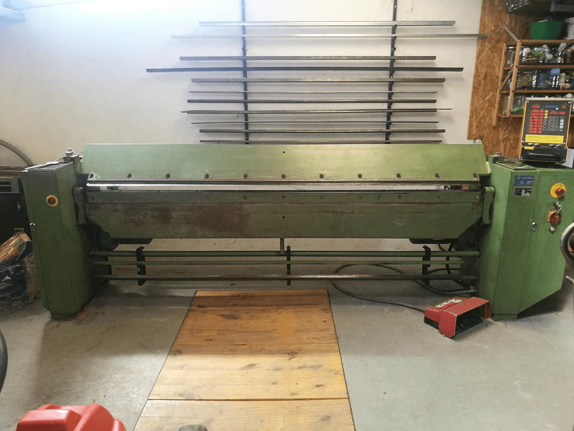 Vista Lateral Esquerda da Schechtl MA 250/8 máquina