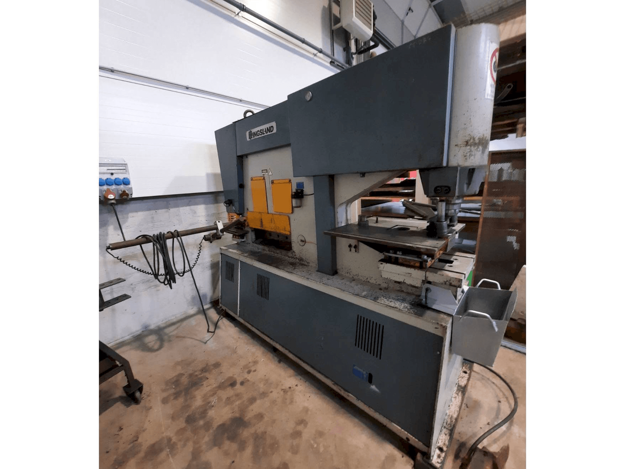Vista Frontal da HACO-KINGSLAND MULTI 125 máquina