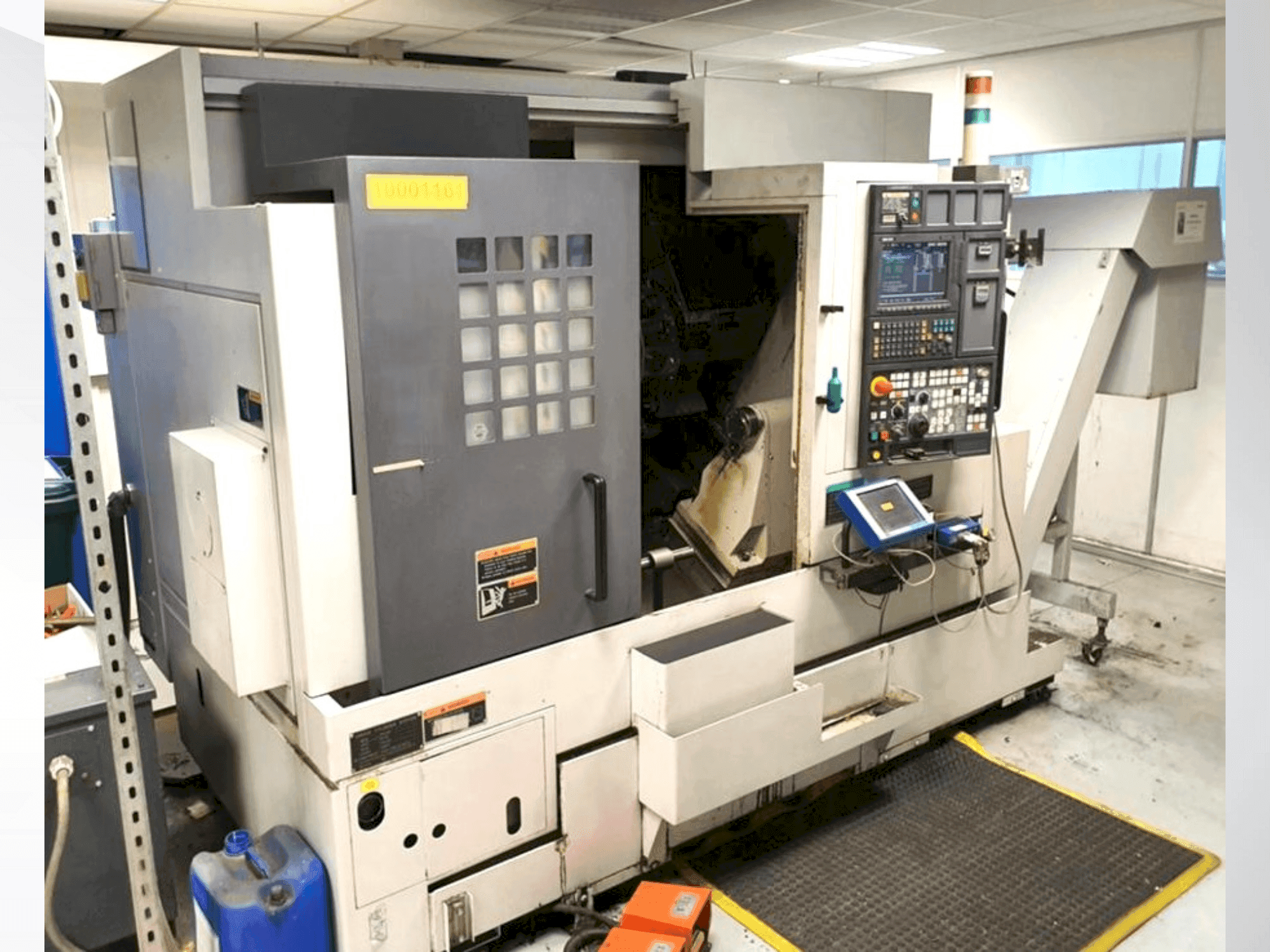 Vista Frontal da MORI SEIKI 2009 máquina
