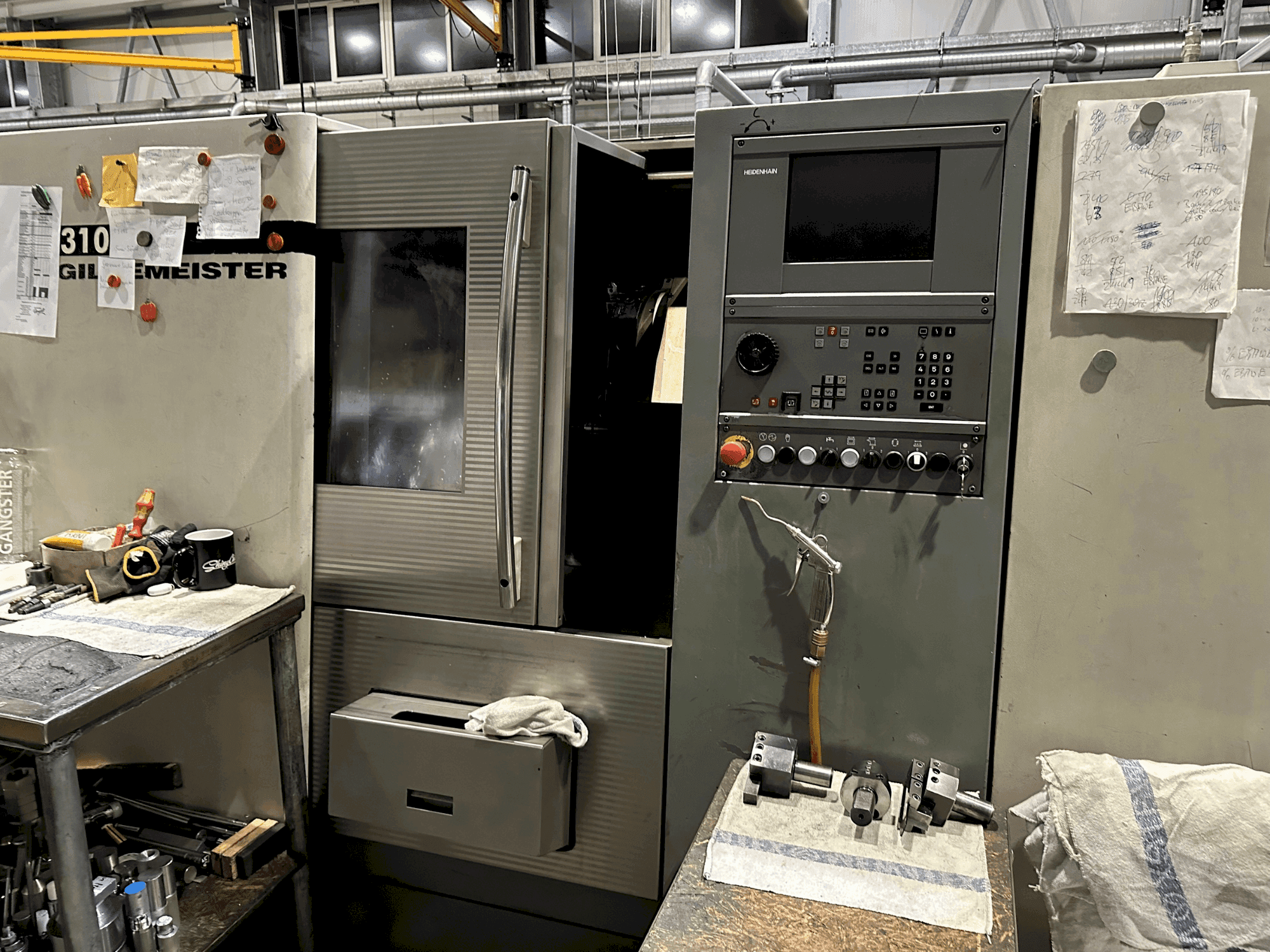 Vista Frontal da Gildemeister CTX 310 máquina