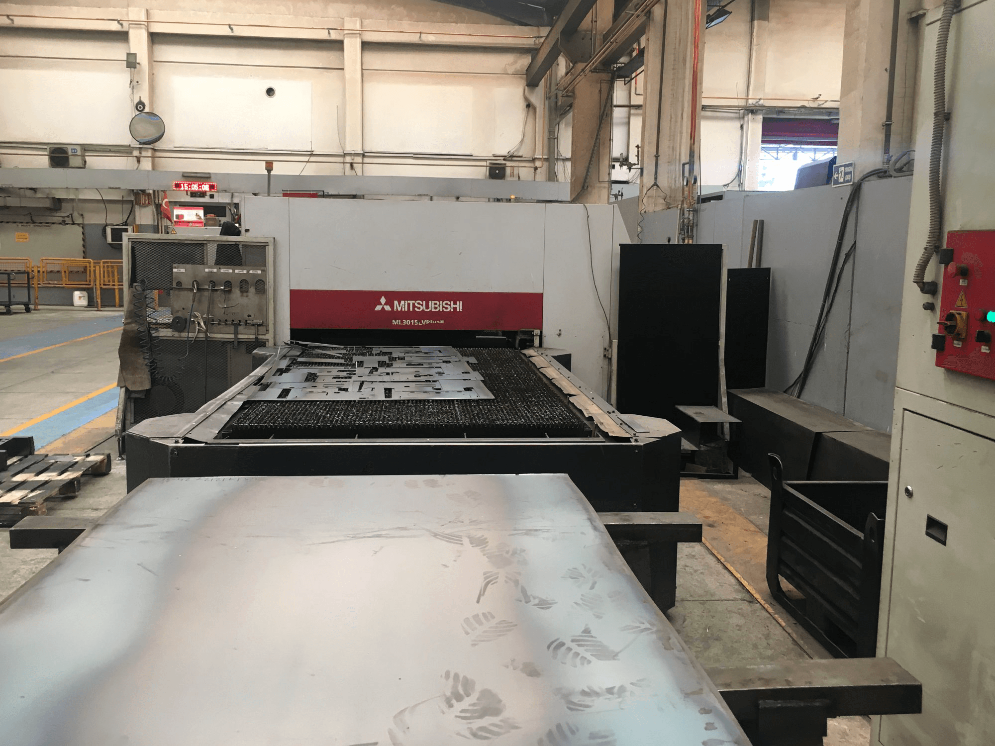 Vista Frontal da Mitsubishi Electric ML3015LV PLUS II máquina