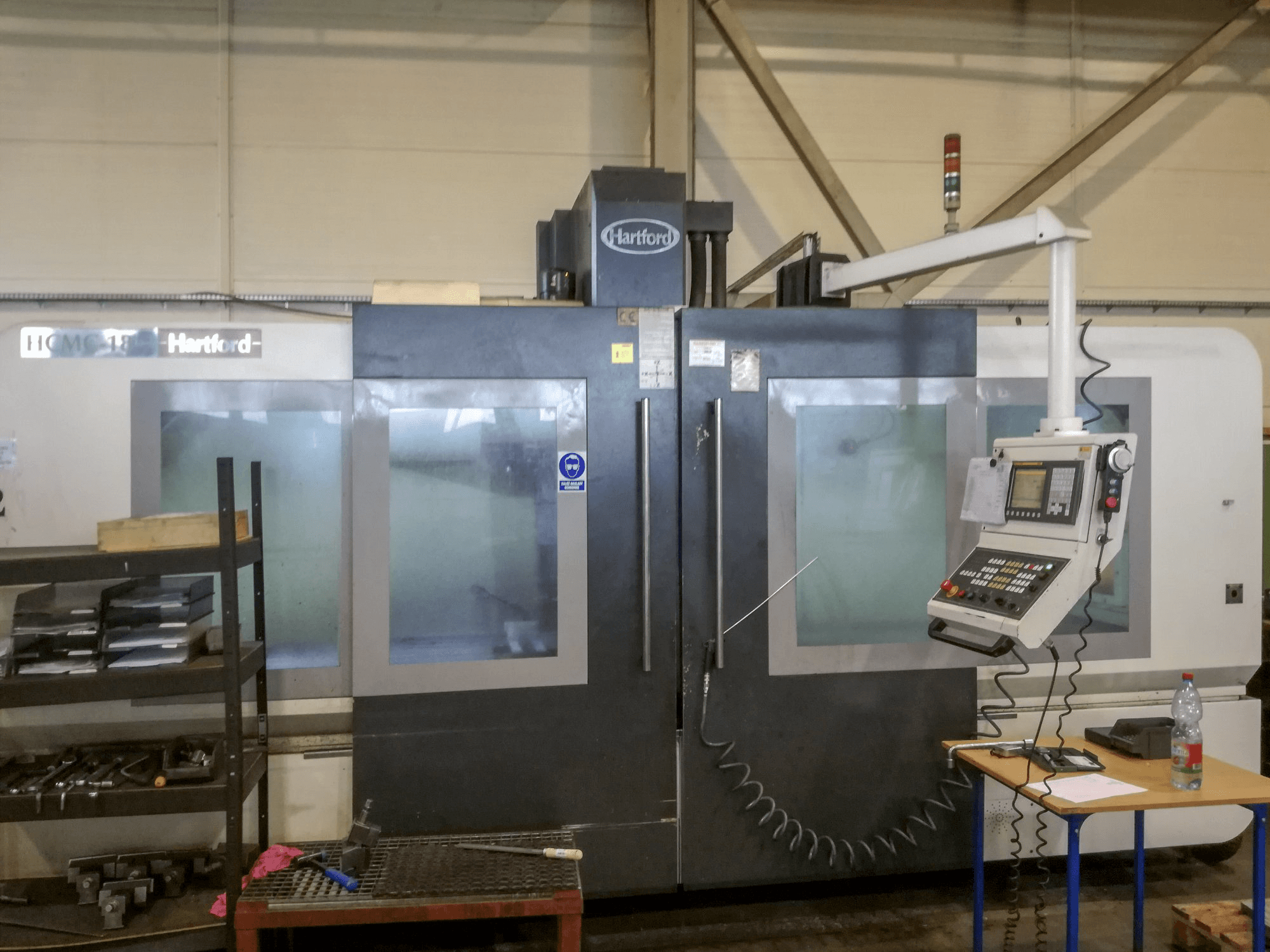 Vista Frontal da Hartford HCMC-18 máquina