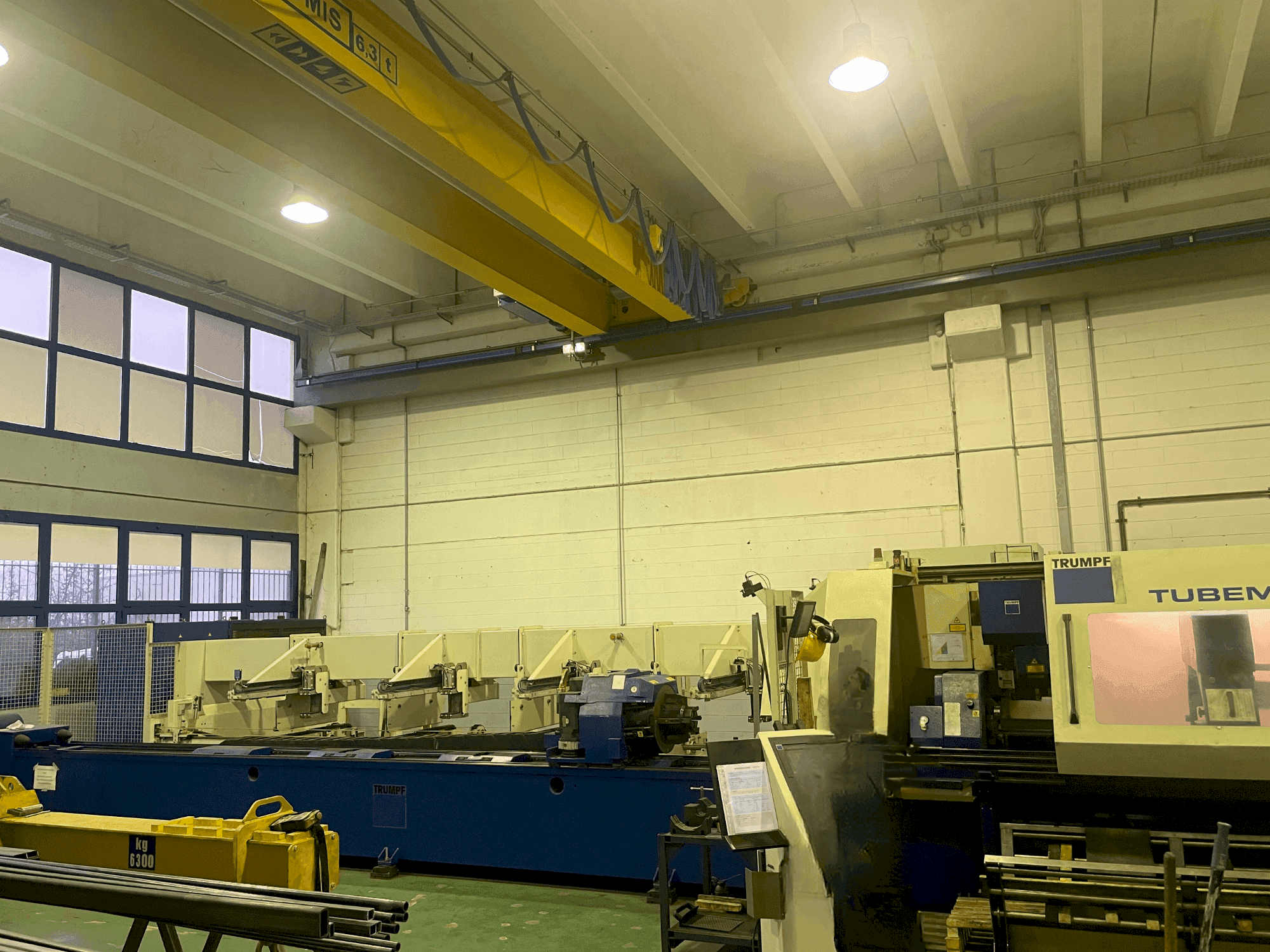 Vista Frontal da TRUMPF TUBEMATIC 3.2 kw máquina