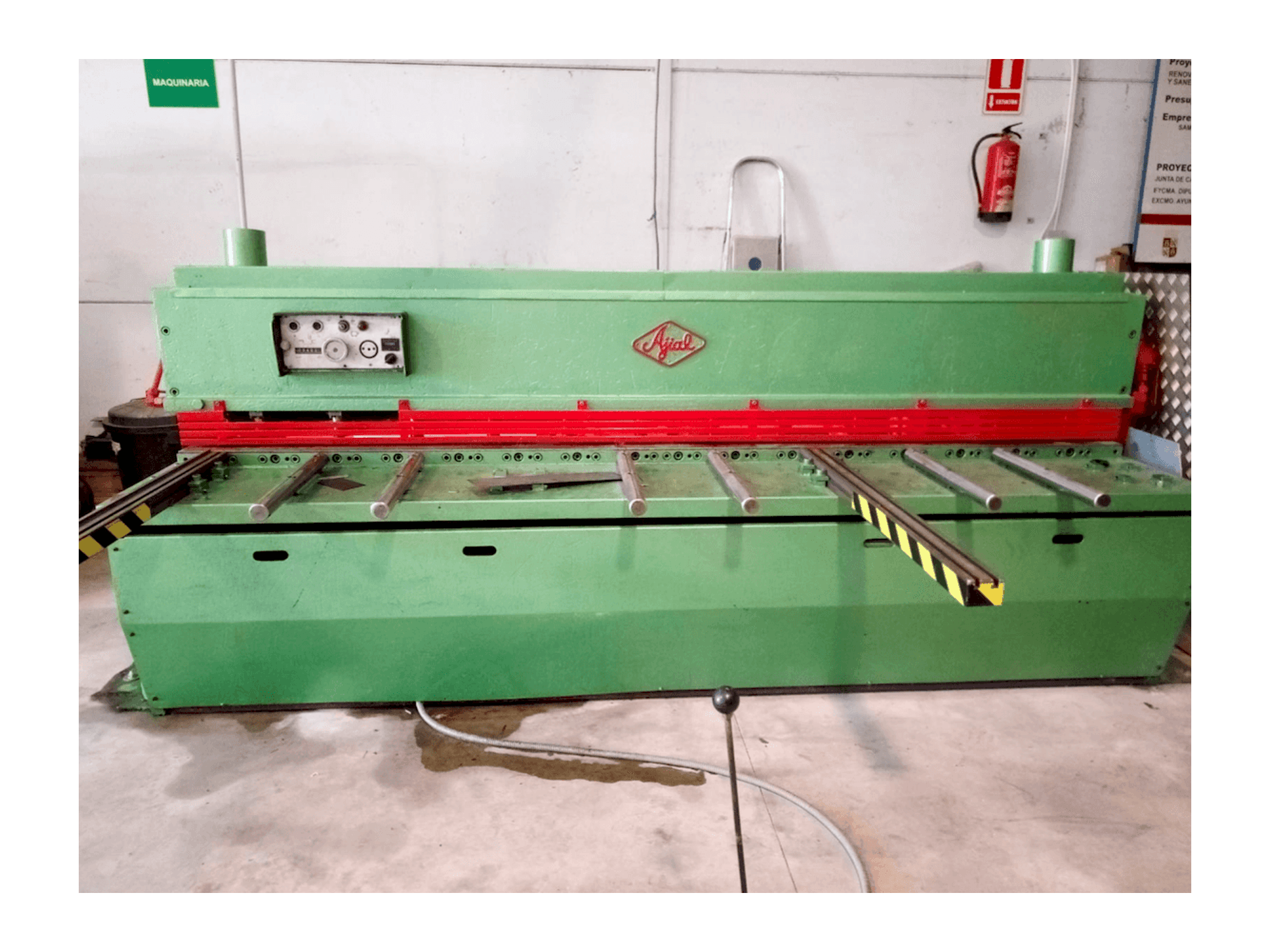 Vista Frontal da Ajial 630 CA máquina