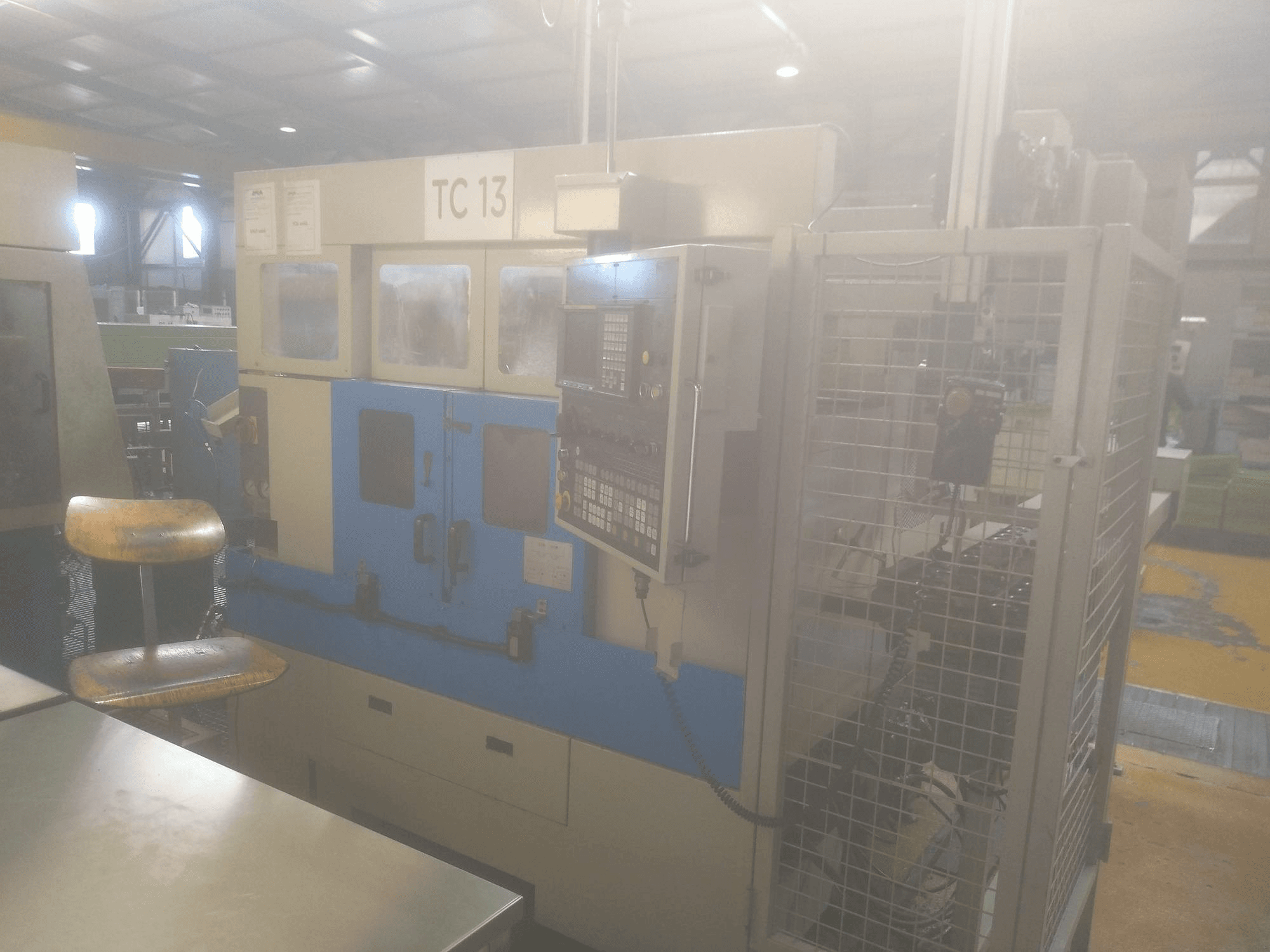 Vista Frontal da Muratec MW12 máquina