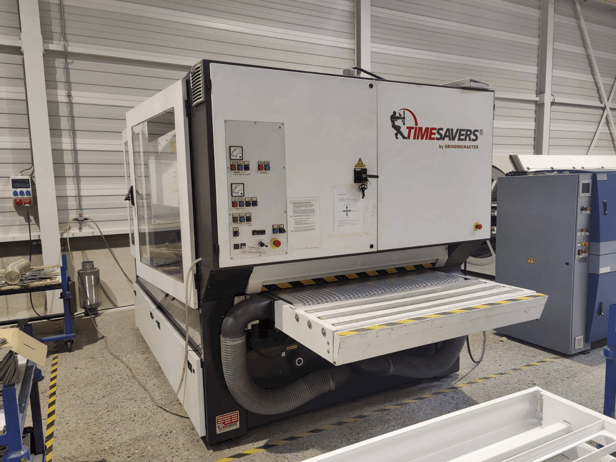 Vista Frontal da TIMESAVERS 42-series-1350-WRB máquina