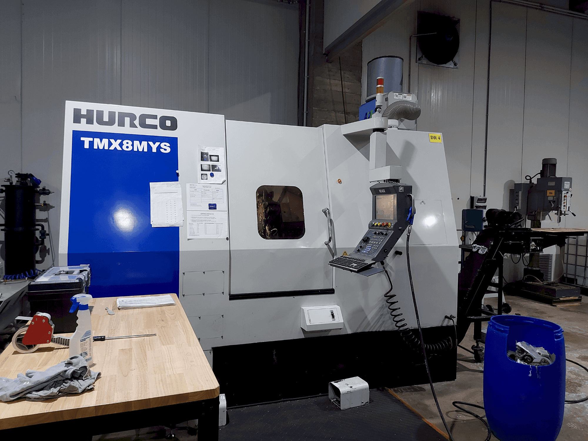 Vista Frontal da Hurco TMX 8MYS máquina