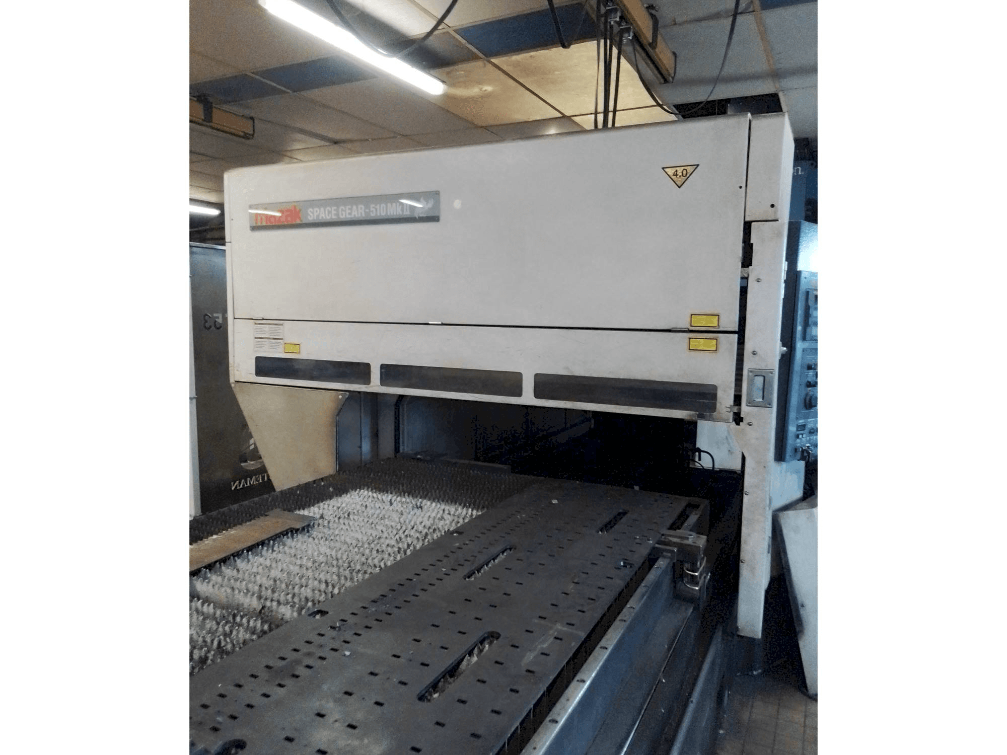 Vista Frontal da Mazak SPACE GEAR-510MKII máquina