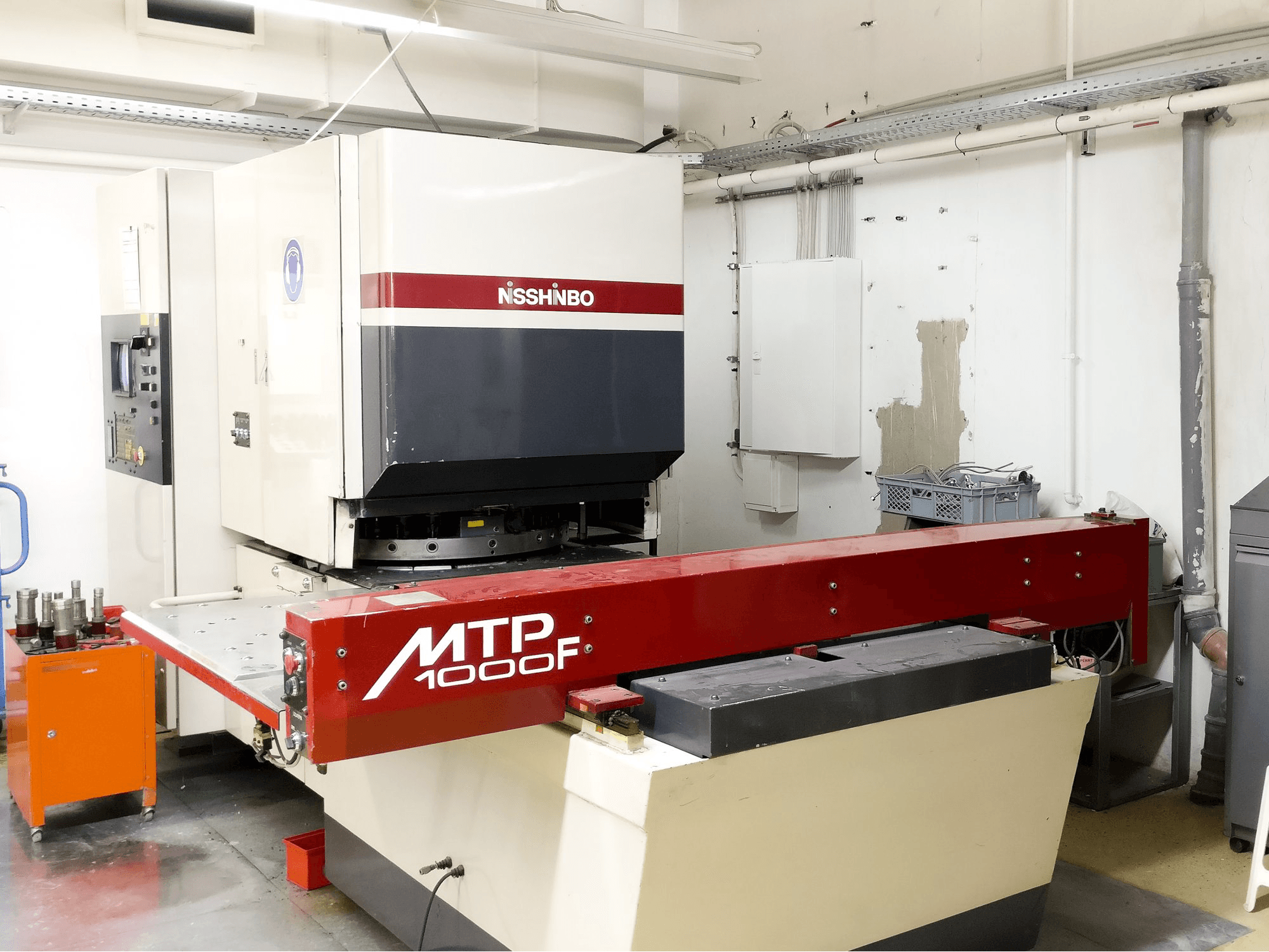 Vista Esquerda da Nisshinbo MTP-1000F máquina